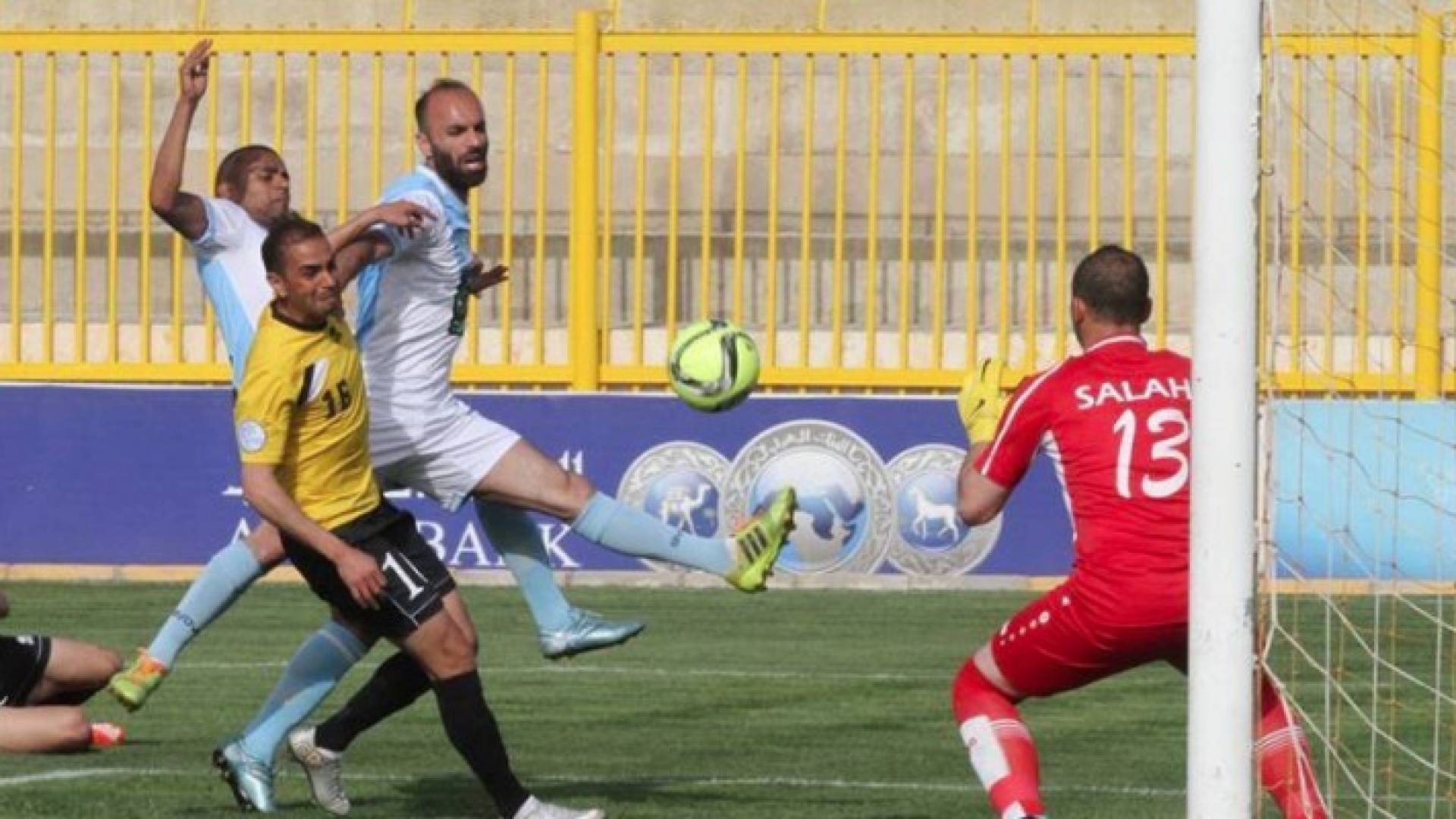 تعادل الحسين اربد والفيصلي بدوري المناصير