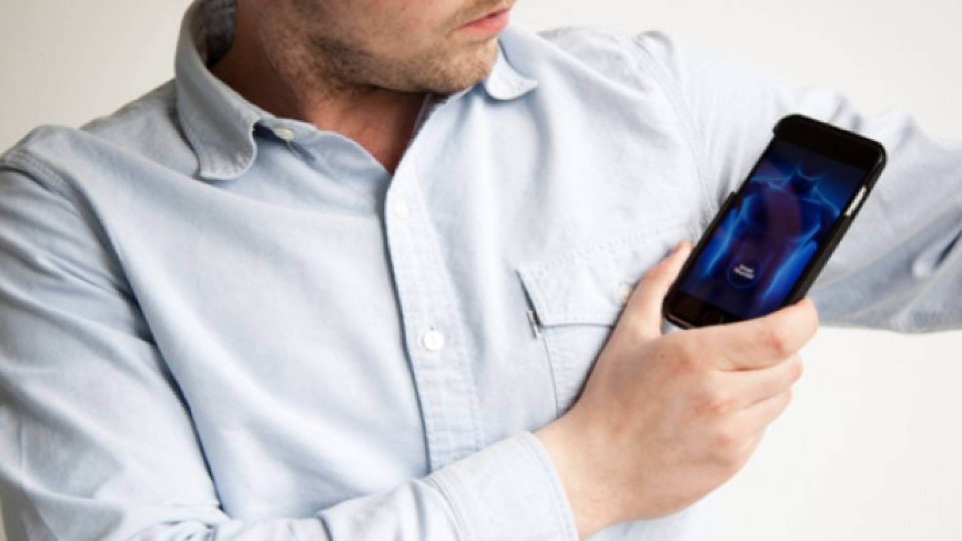 تطبيق يحول الهاتف الذكي إلى كاشف عن رائحة الجسد الكريهة