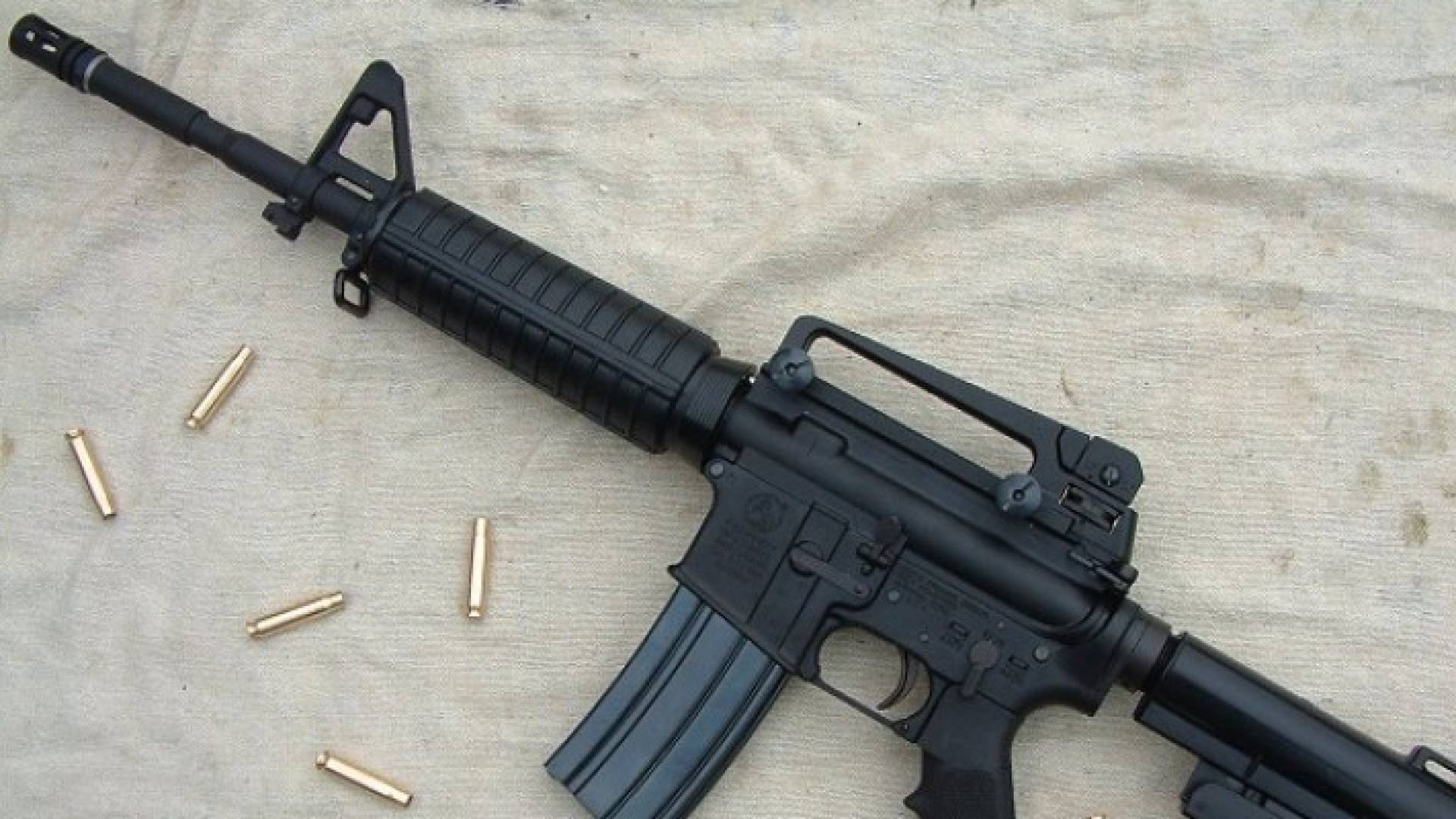  بندقية M16