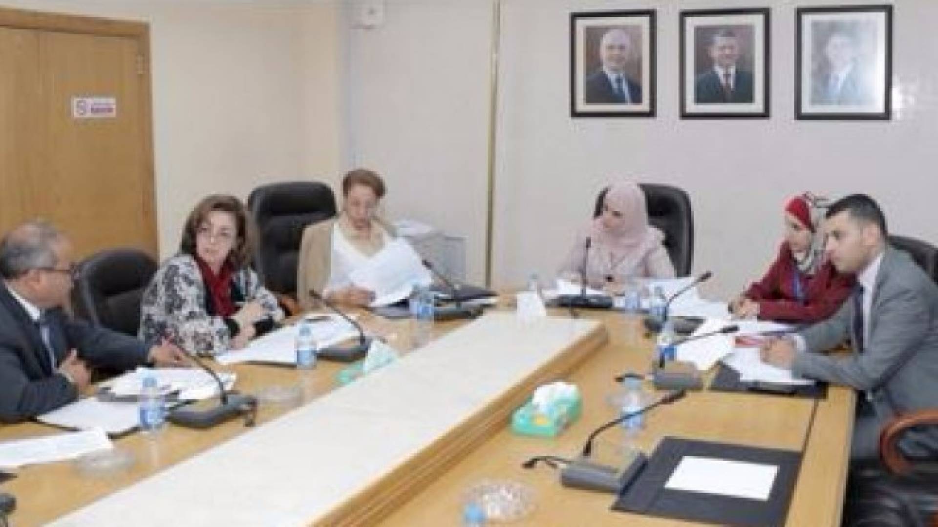 القانونية والمرأة وحماية الأسرة النيابية تناقش "العنف الأسري"