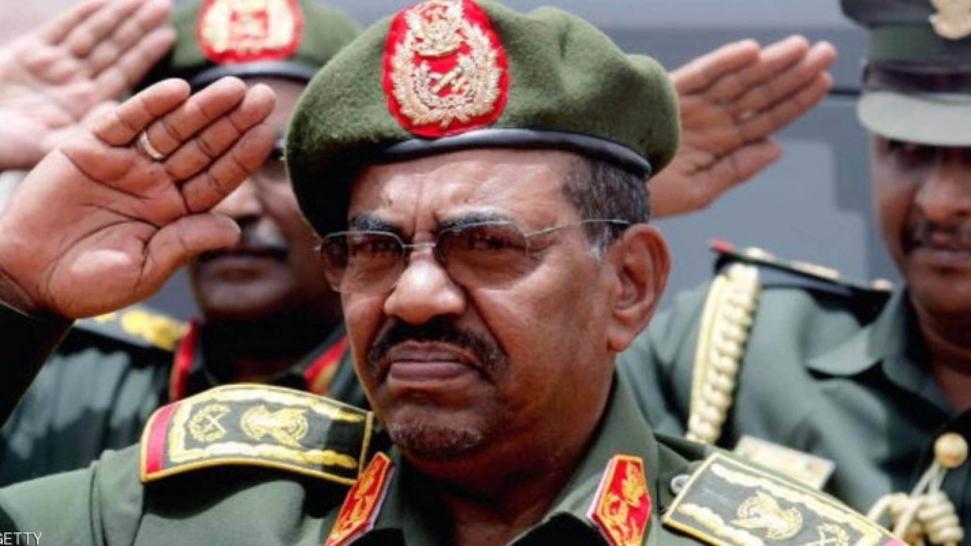 البشير يتعهد بأن تكون رواتب الجيش الأعلى بالسودان