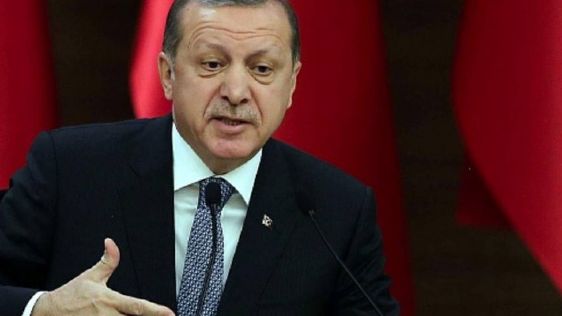 أردوغان يدافع عن "علمانية تركيا"