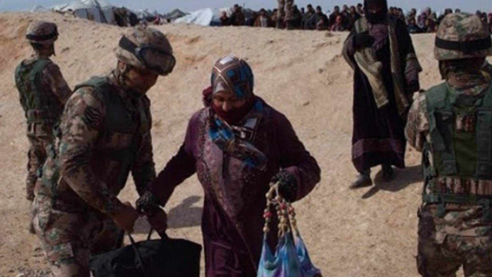 "حرس الحدود" تستقبل 300 لاجئ سوري