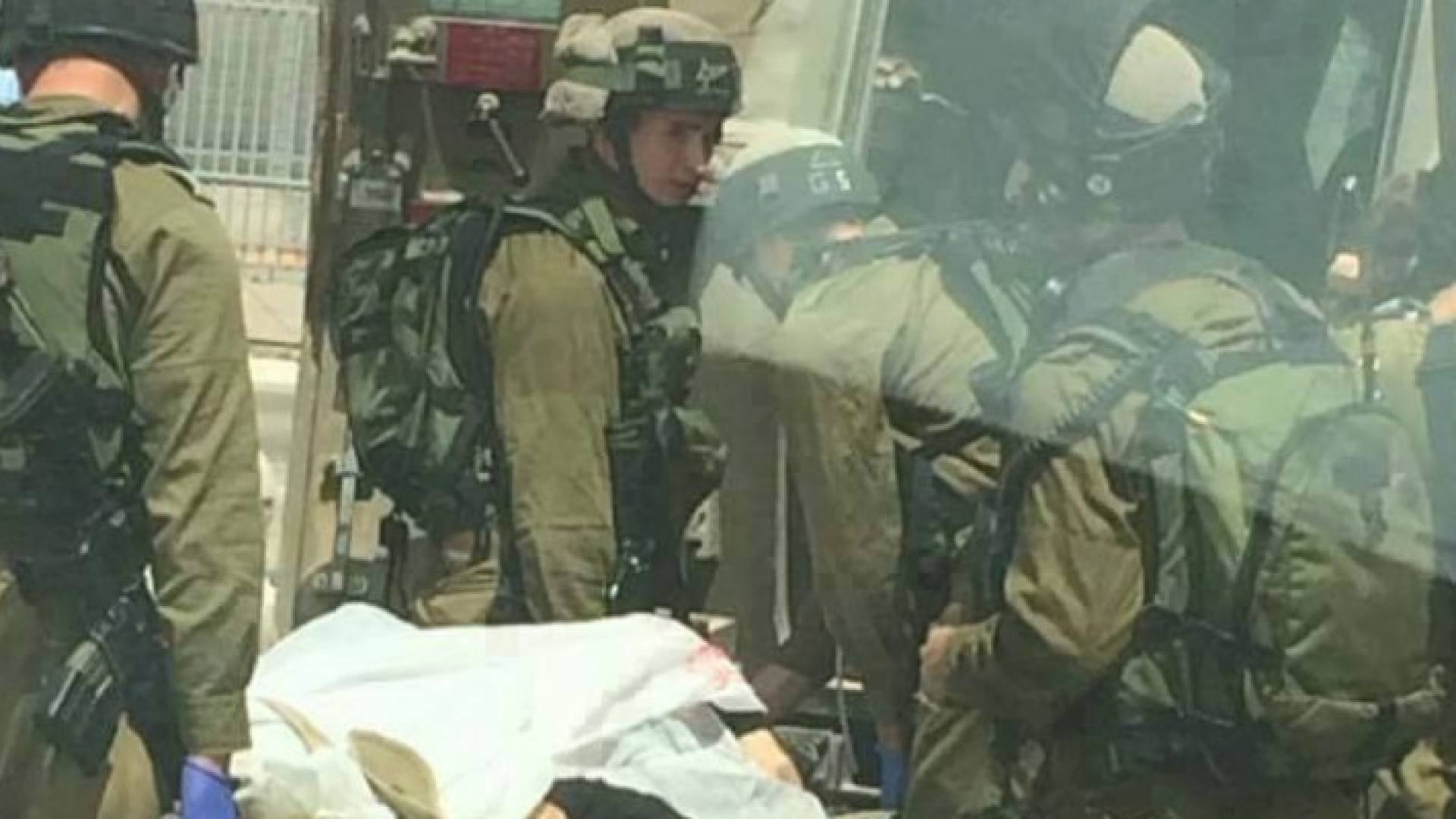 استشهاد فتاة وشاب شمال القدس ..فيديو