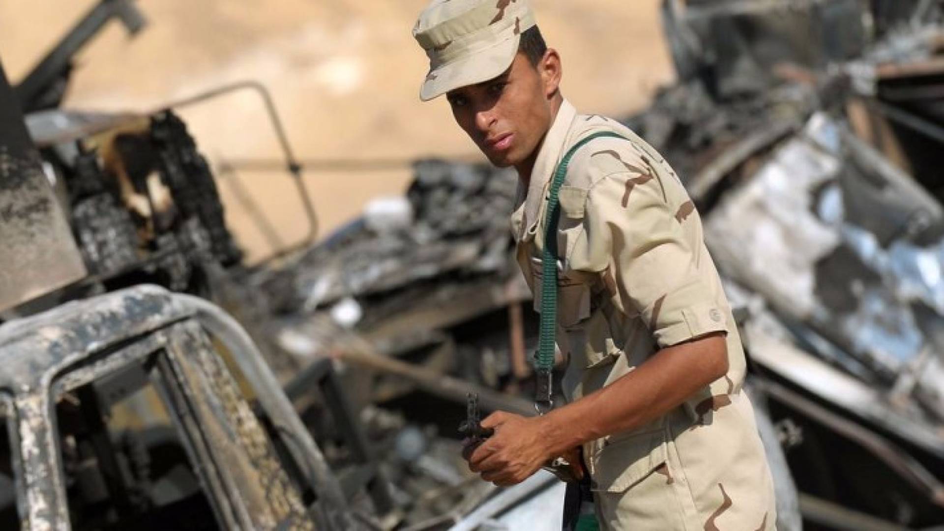 سيناء.. مقتل جنود مصريين عند مدخل العريش