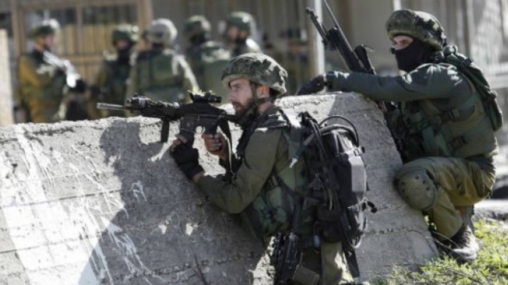 جيش الاحتلال يطلق النار على فلسطينيين اثنين في رام الله