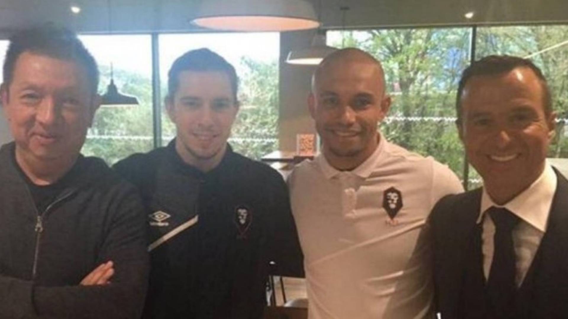 مينديز في مانشستر والأنظار تتجه نحو الشياطين الحمر