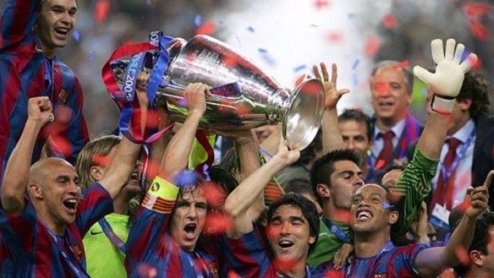 برشلونة بلا شعارات على قمصانه
