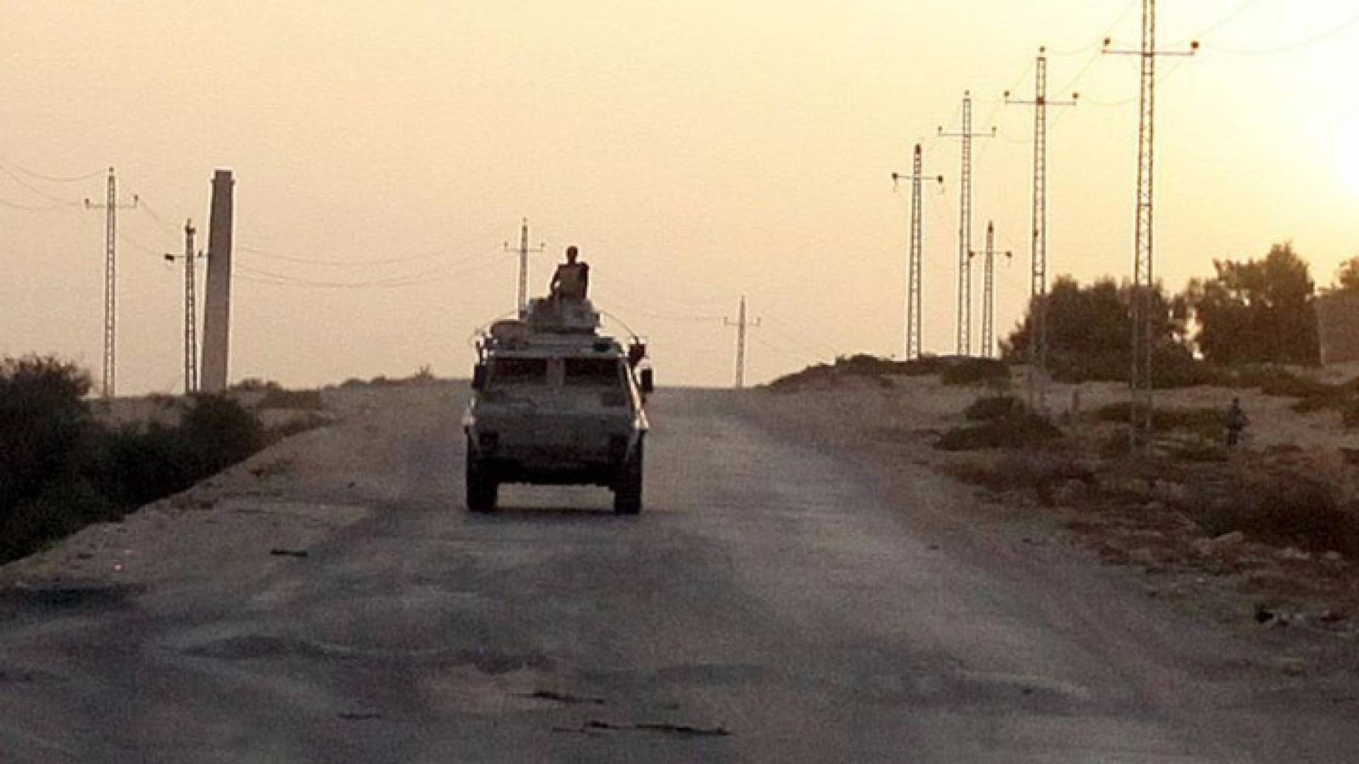 مصر: مقتل 17 إرهابيا وتفجير مدرعة عسكرية في سيناء