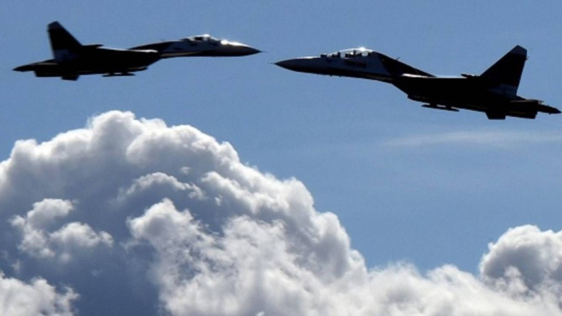 مقاتلة روسية تحوم حول طائرة استطلاع أميركية