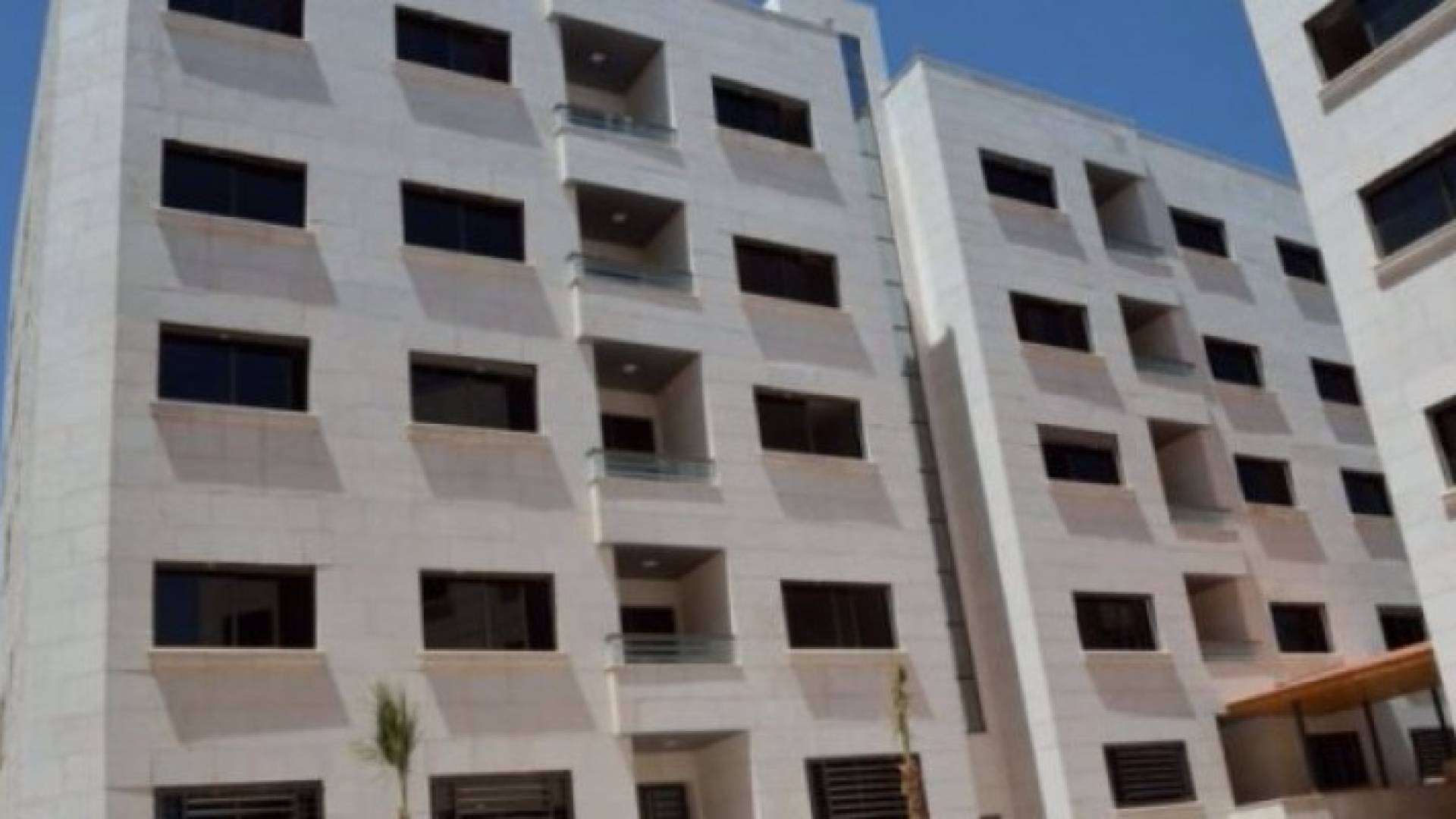 مطالبات بحماية قطاع الإسكان