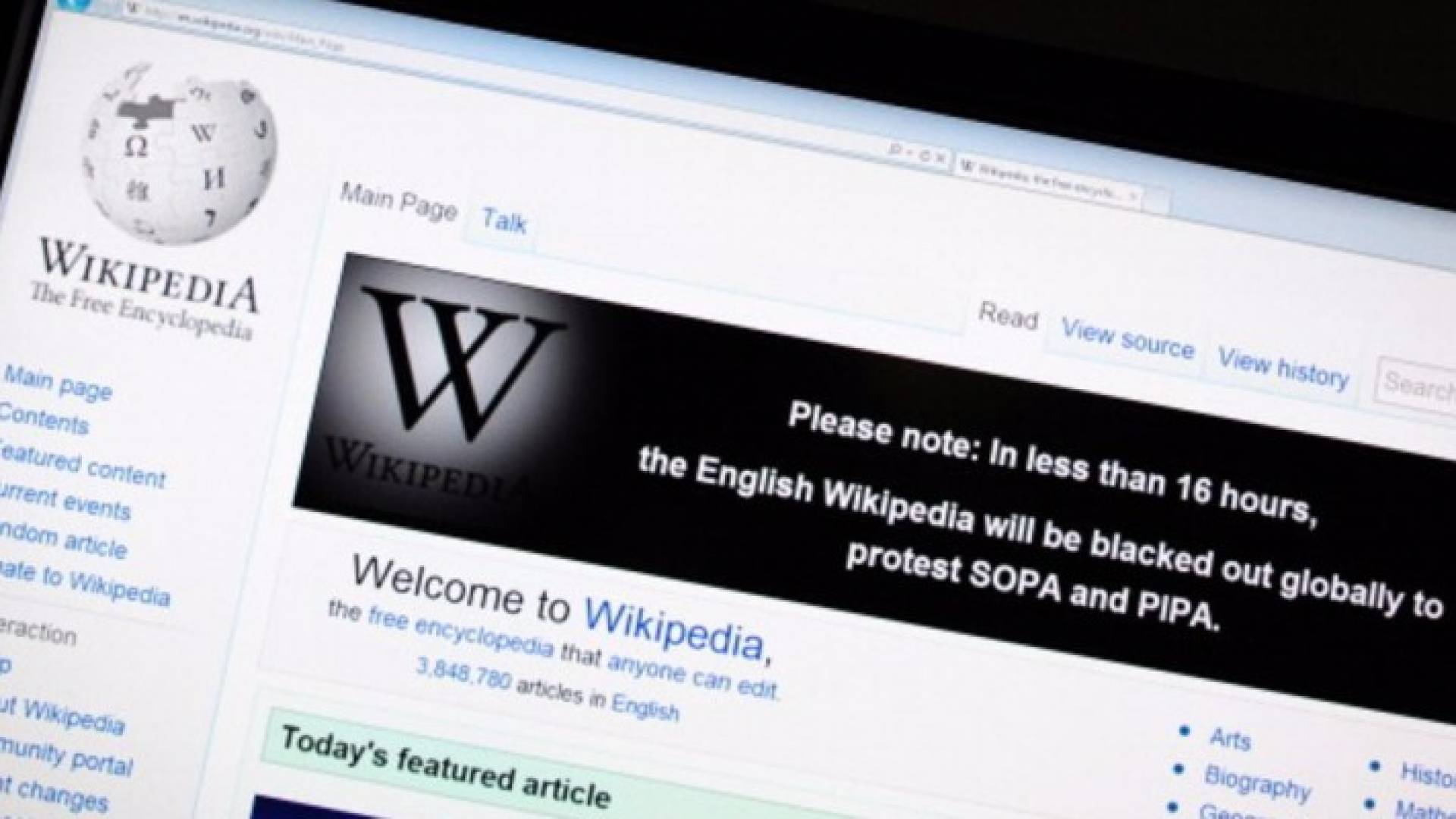 البيروقراطية تضرب "ويكيبيديا" وتهدد مستقبلها