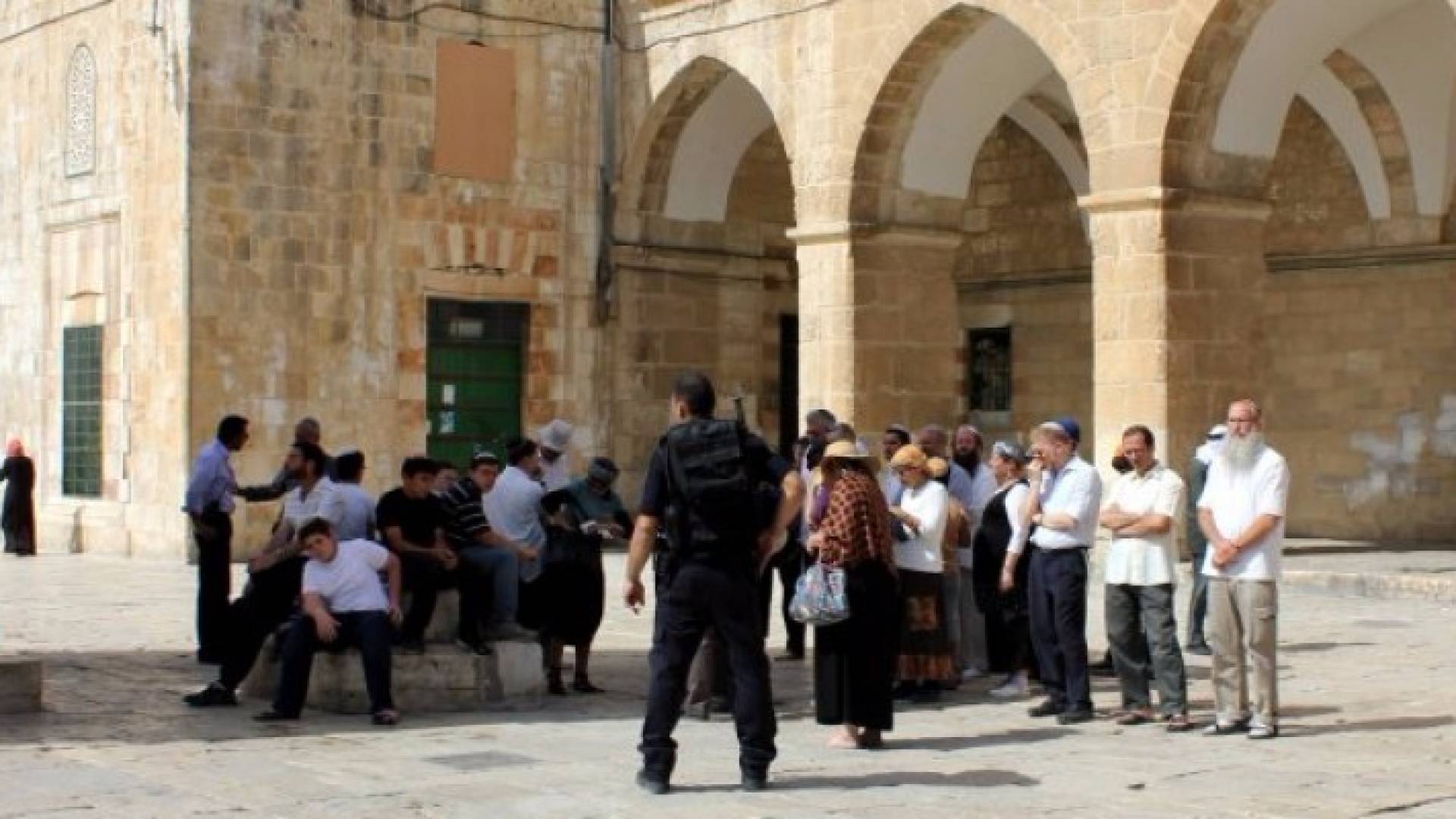 مستوطنون يقتحمون باحات المسجد الاقصى - ارشيفية 