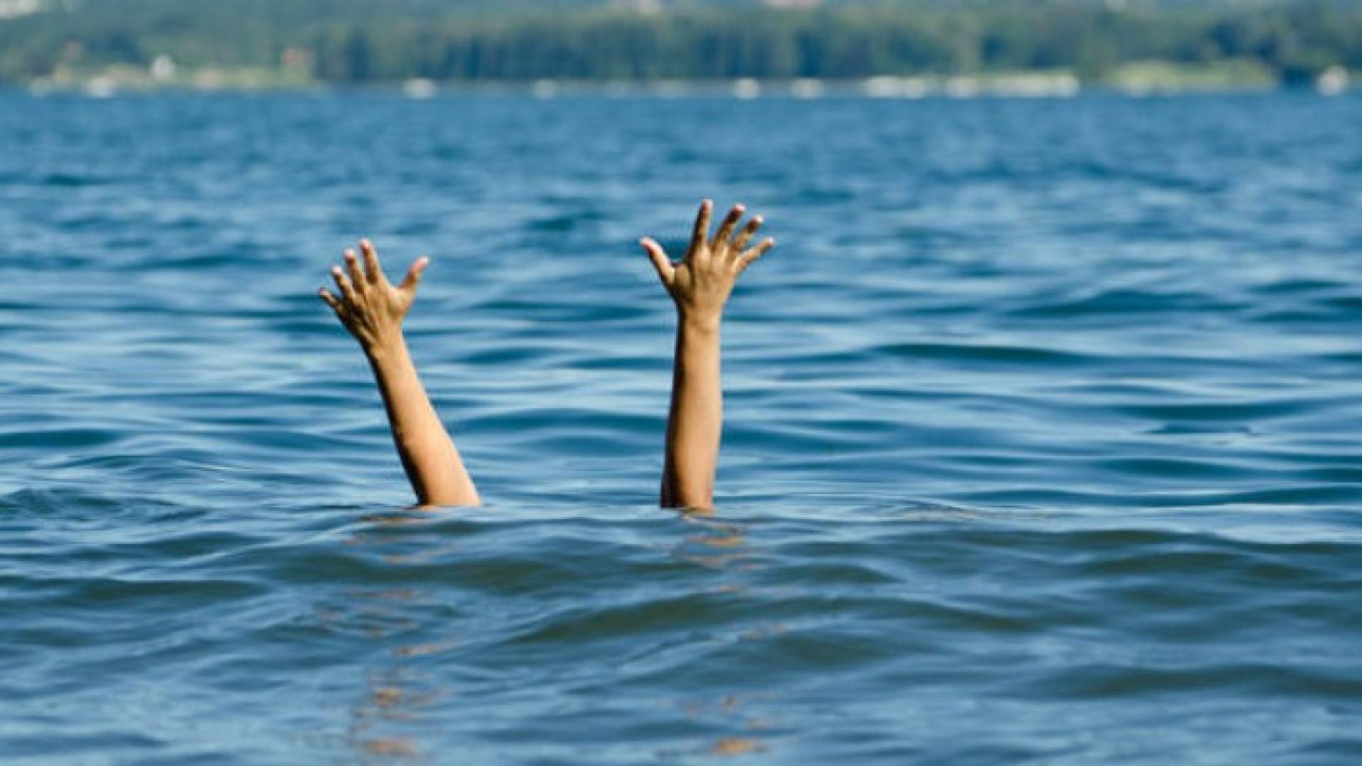 وفاة طفلة غرقا في أحد شواطئ البحر الميت
