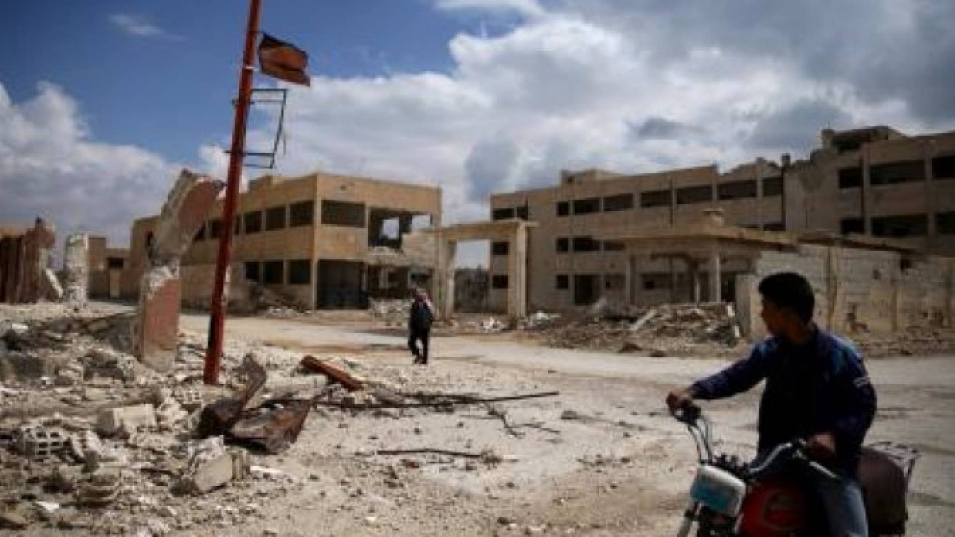 الجيش السوري يؤكد تمديد نظام التهدئة حول دمشق 24 ساعة أخرى