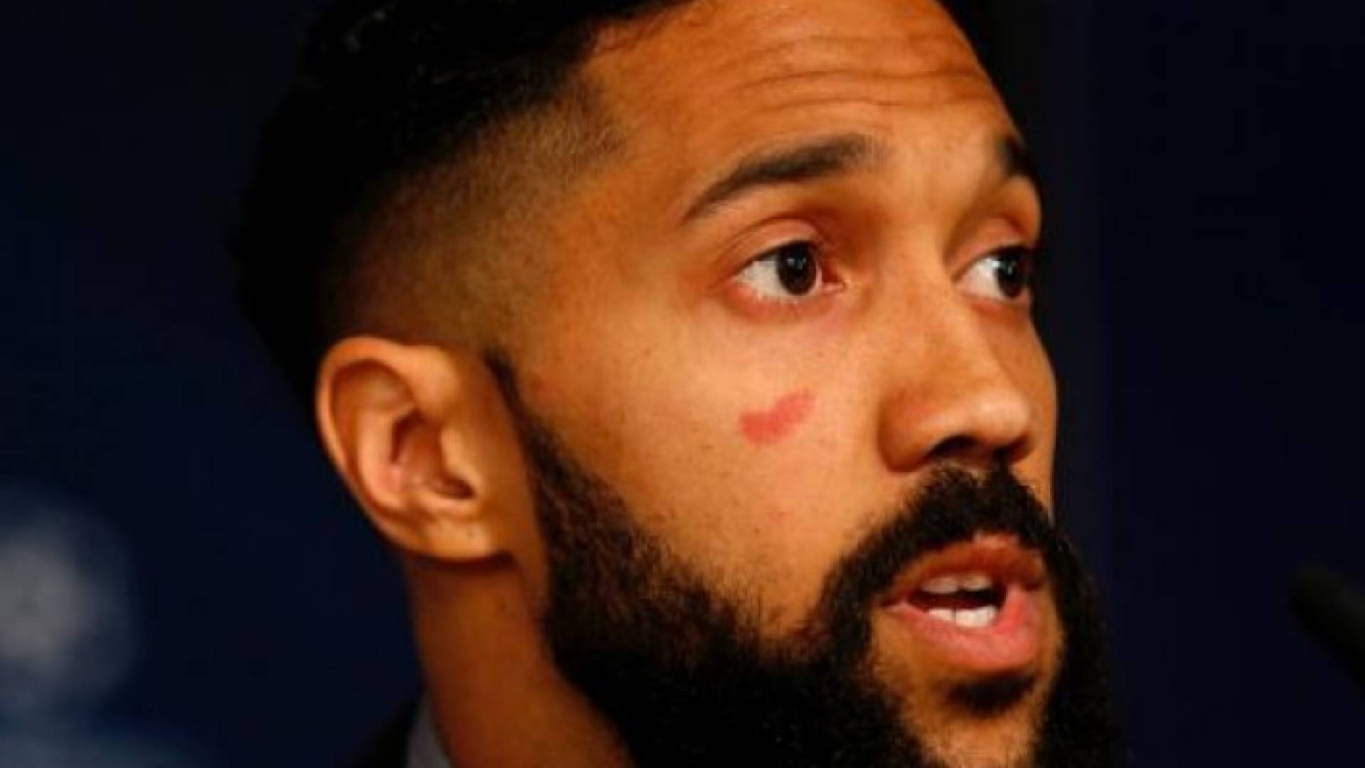 مدافع مانشستر سيتي: غياب بنزيمة جيد بالنسبة لنا