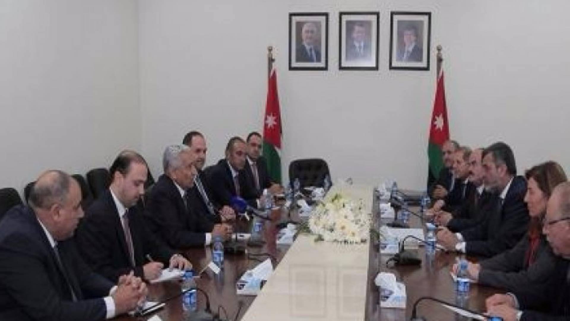 النسور: الحديث عن عدم جاهزية البطاقة الذكية غير مقبول