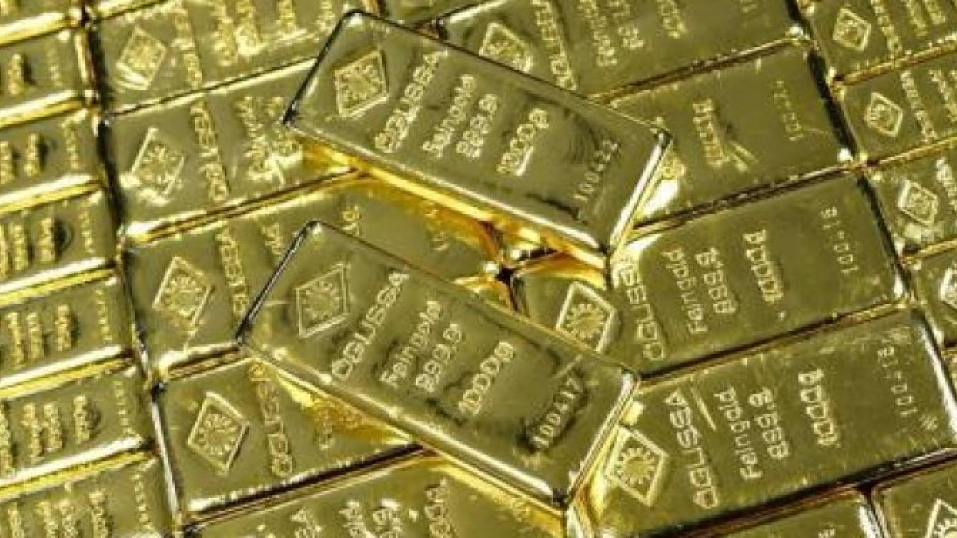 الذهب يتماسك بعد خسائر