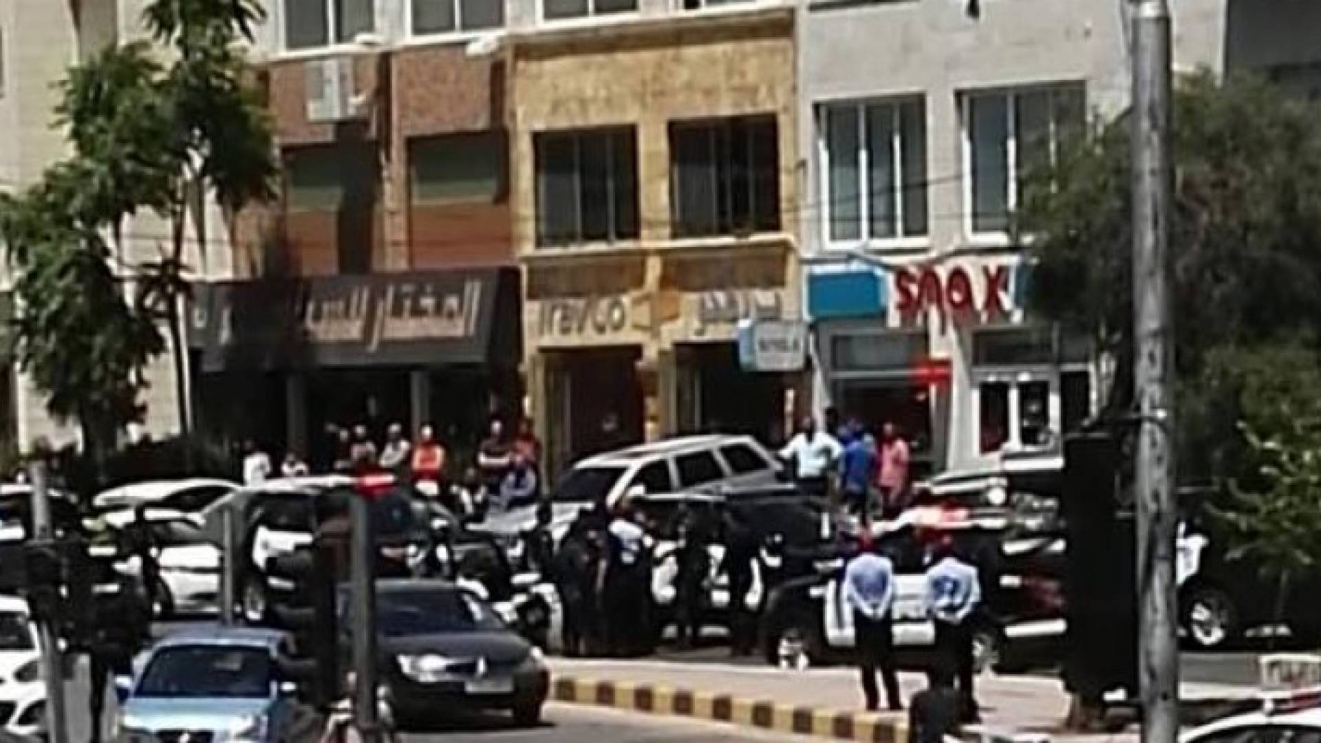 الصورة من مكان المداهمة الأمنية بالقرب من الدوار السابع