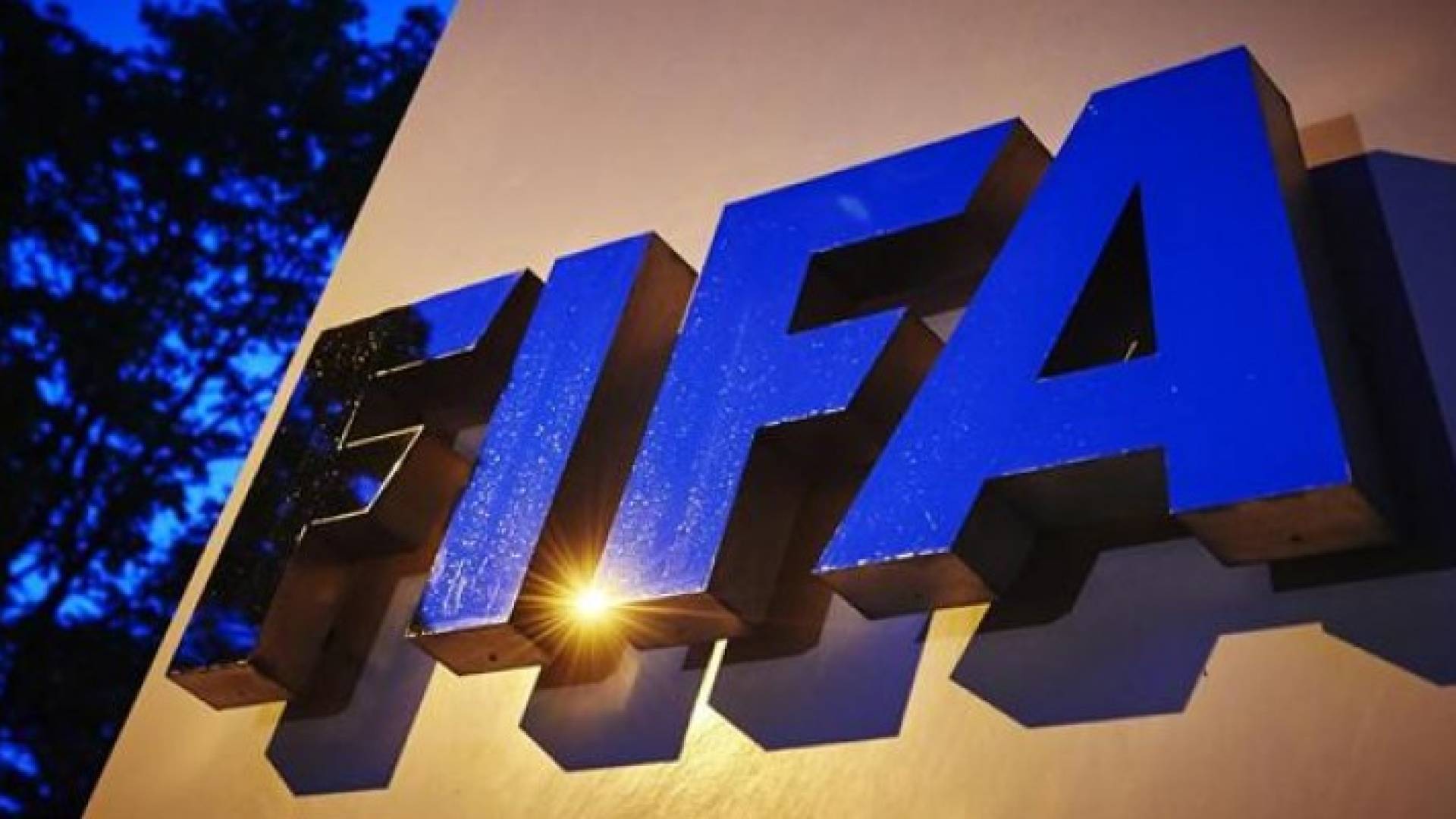 فضائح الفيفا تطيح بضحايا جدد