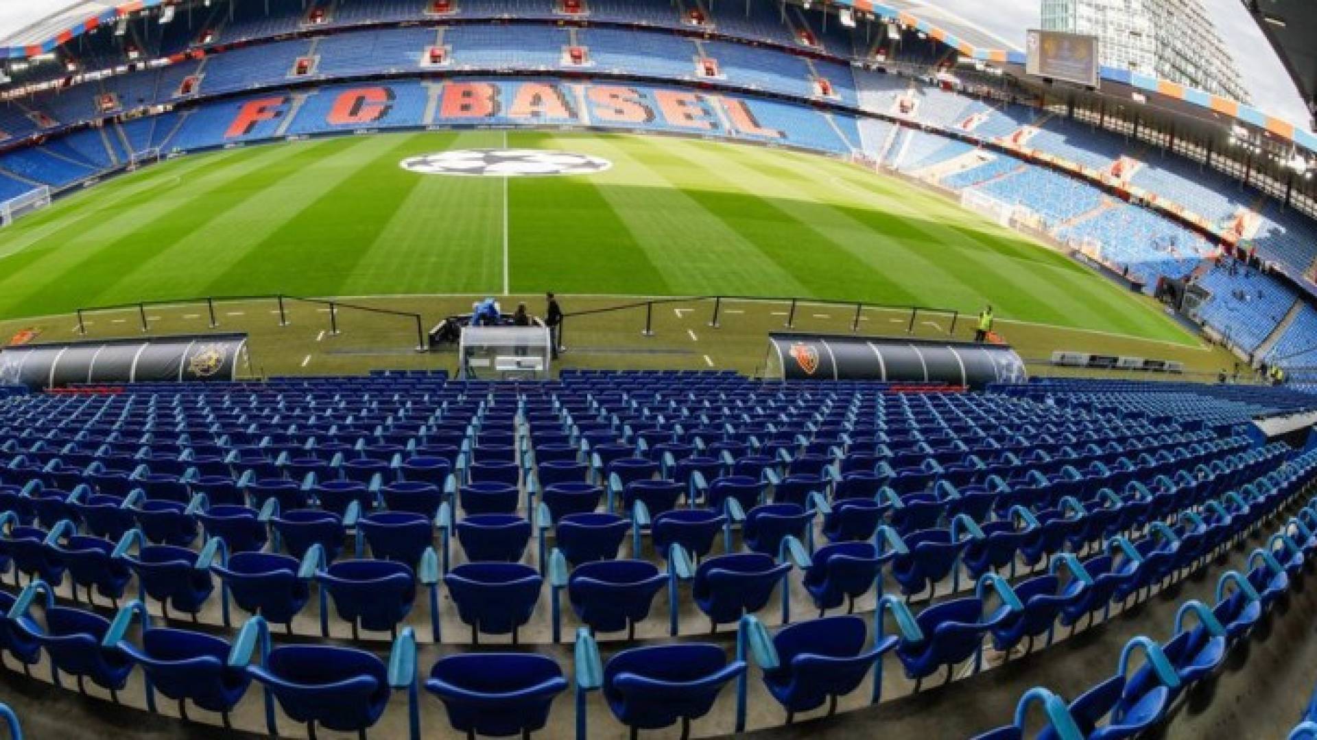  استاد سانت ياكوب بارك في مدينة بازل السويسرية