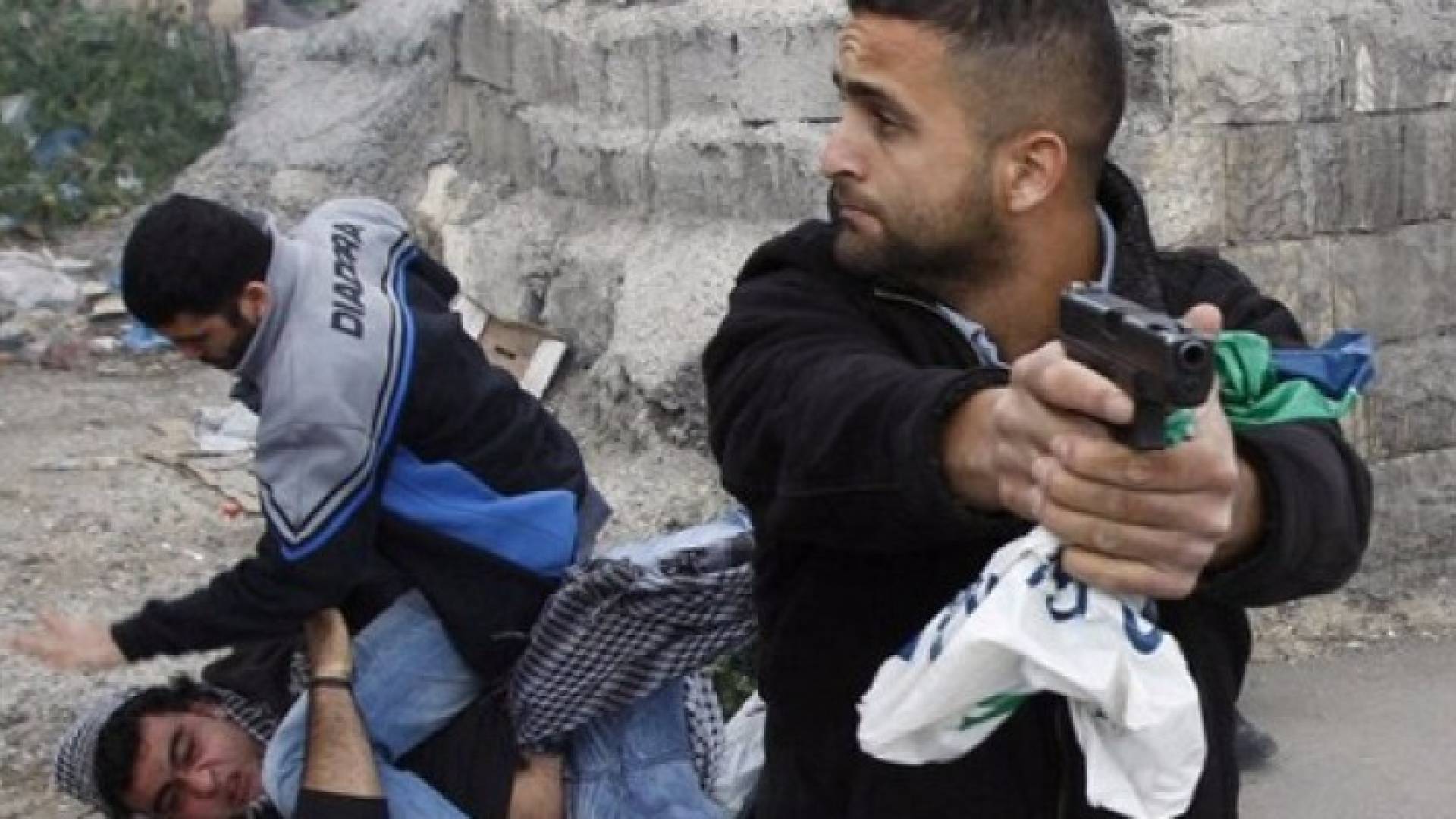 قوة إسرائيلية خاصة تختطف شابا من الخليل