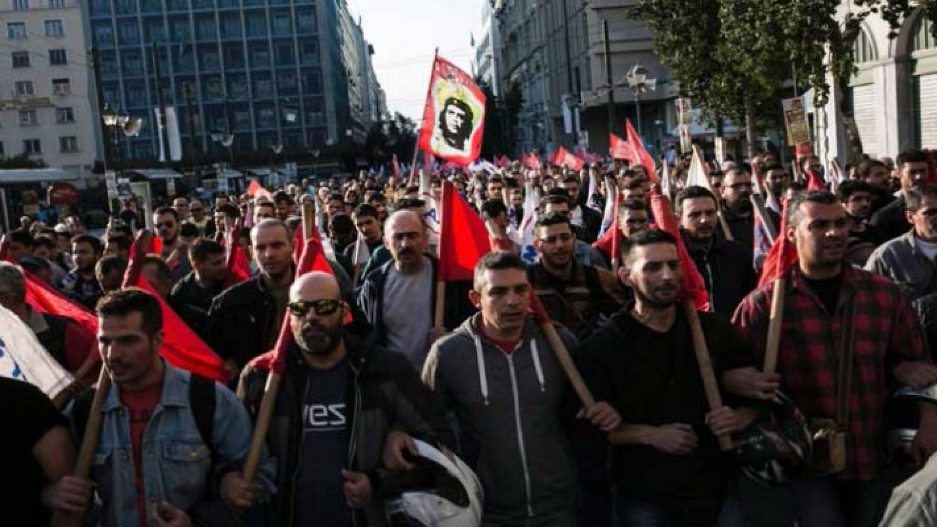 اضراب عام في اليونان قبل تصويت البرلمان على اصلاح لنظام التقاعد