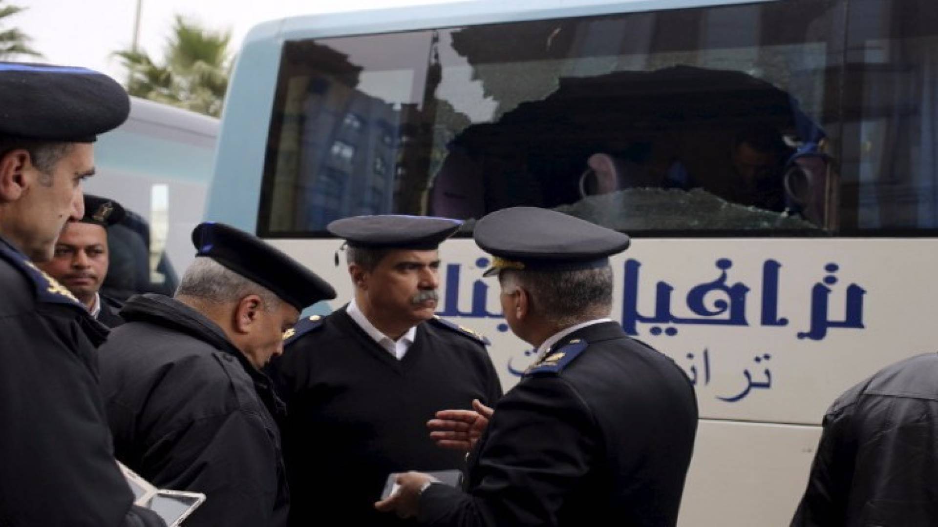 داعش الارهابي يتبنى قتل 8 شرطيين جنوب القاهرة