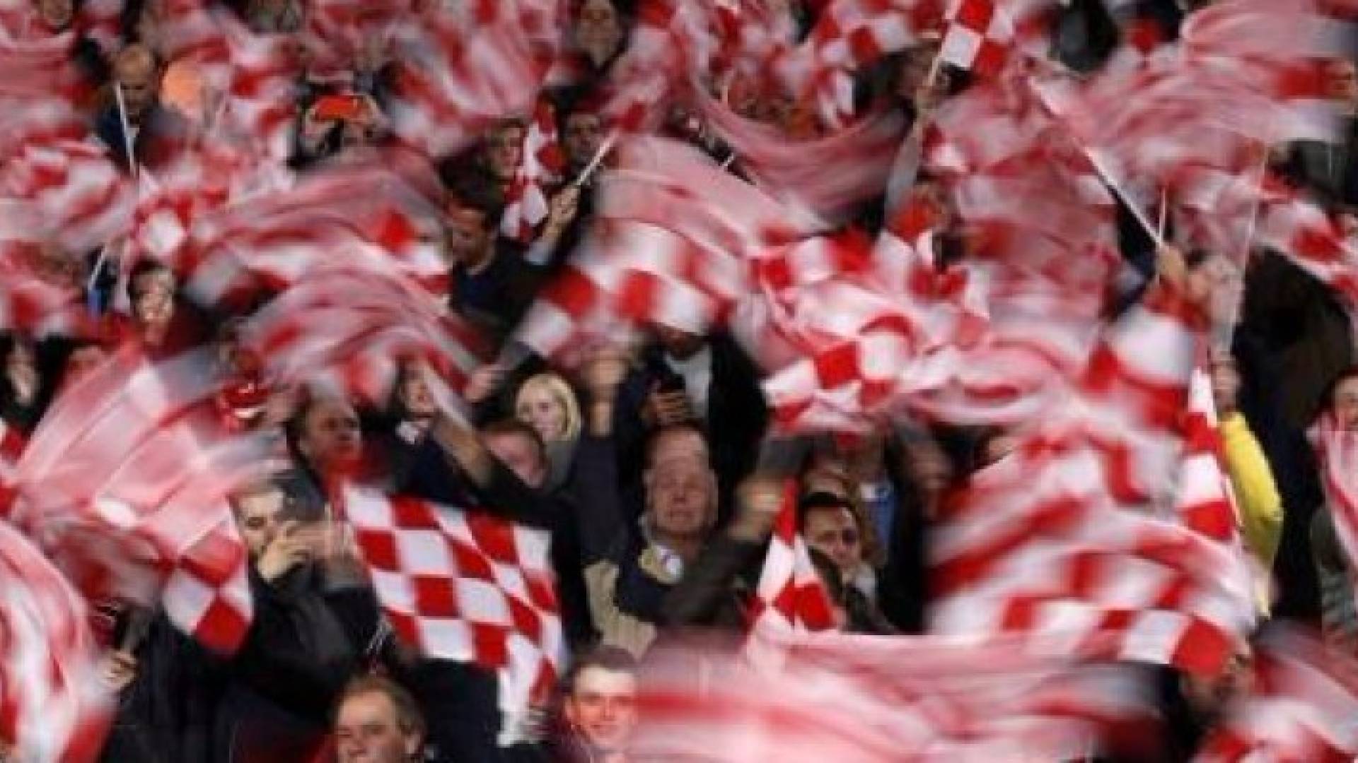 أيندهوفن يحرز لقب الدوري الهولندي لكرة القدم