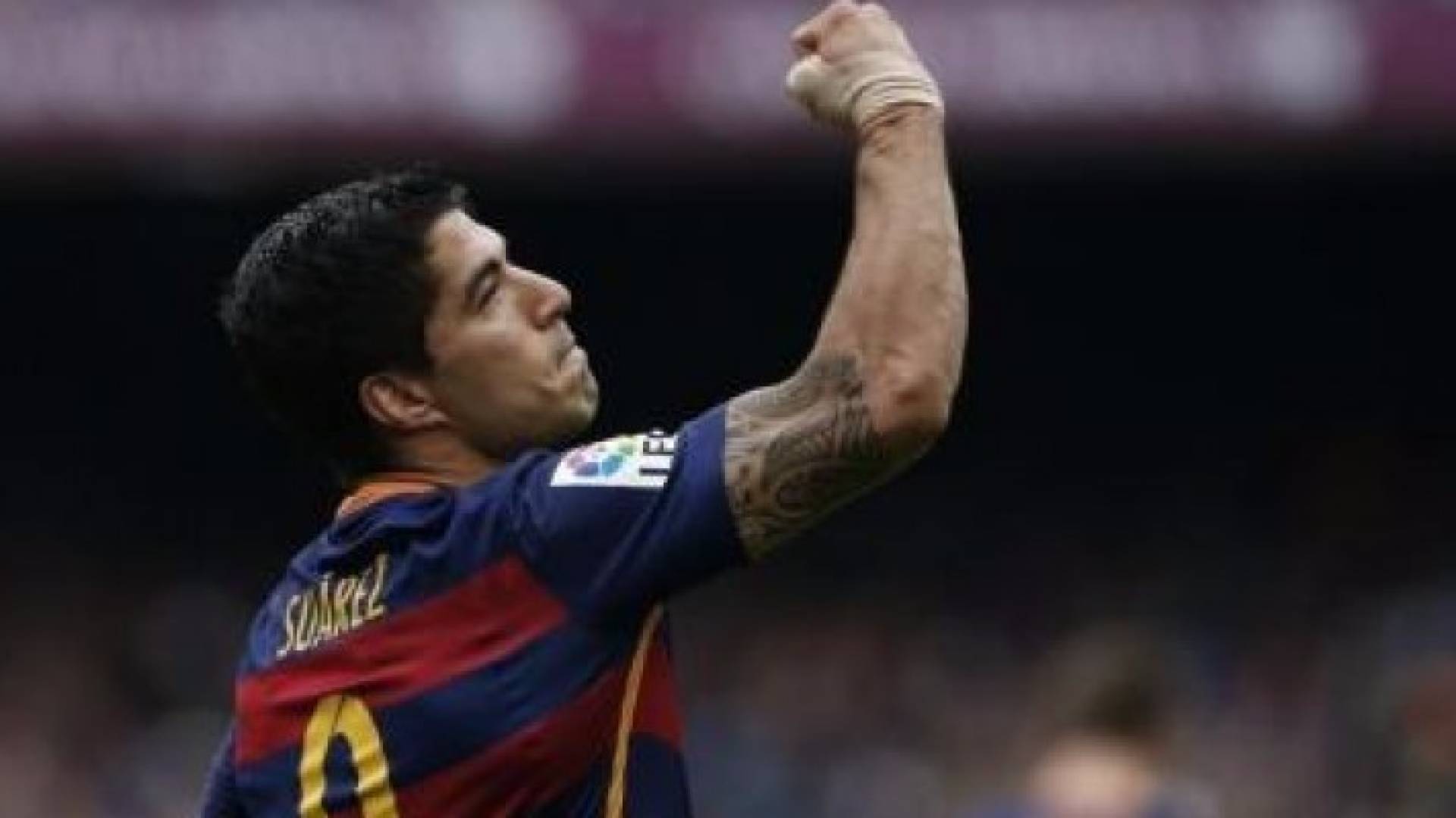 برشلونة يسحق إسبانيول ويقترب من لقب الدوري الإسباني
