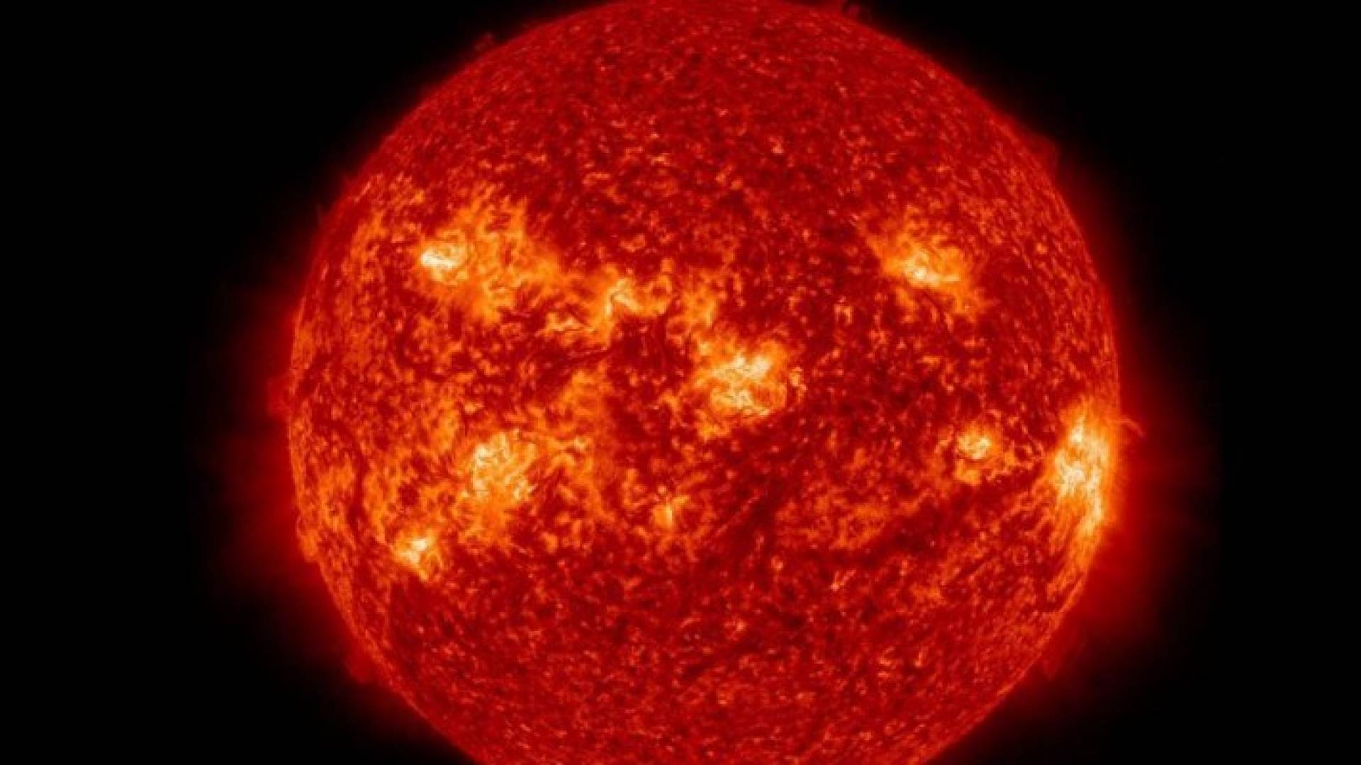 العالم يترقب "الدمعة السوداء" في قرص الشمس