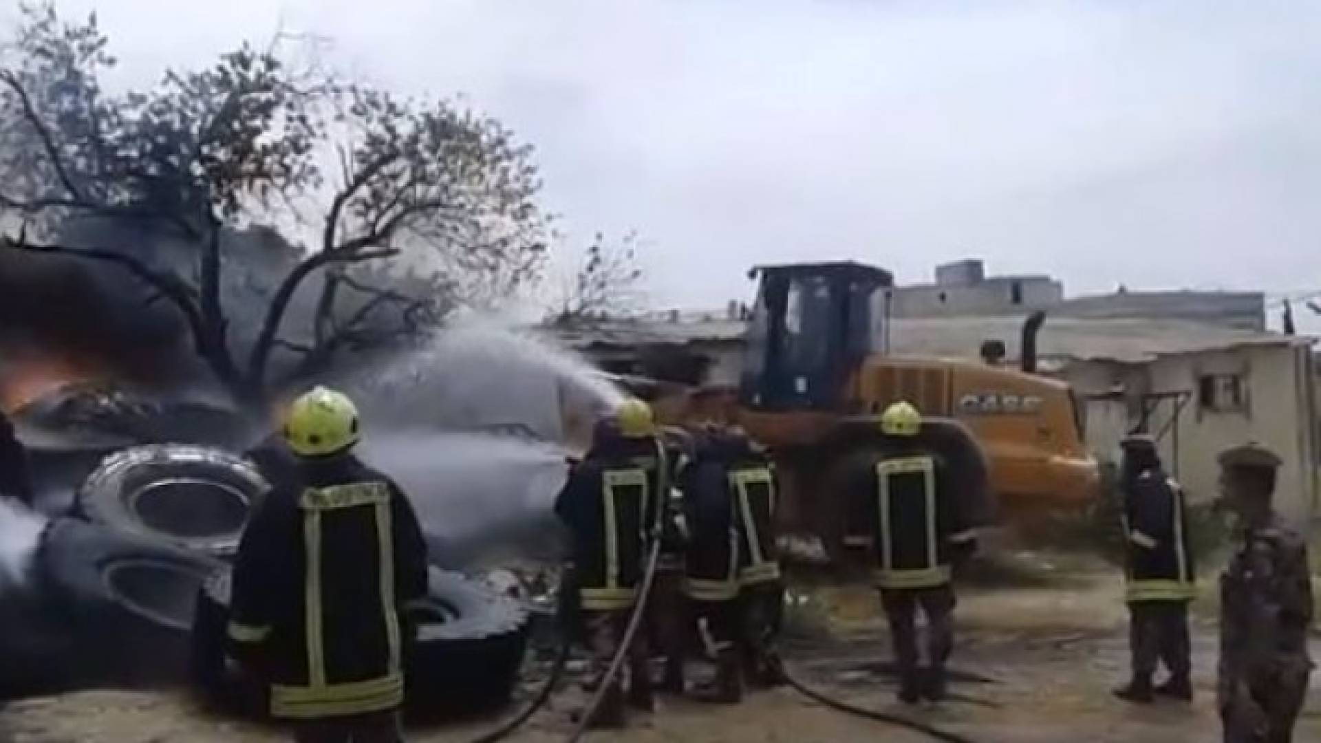 حريق بمستودع إطارات بلواء بني كنانة