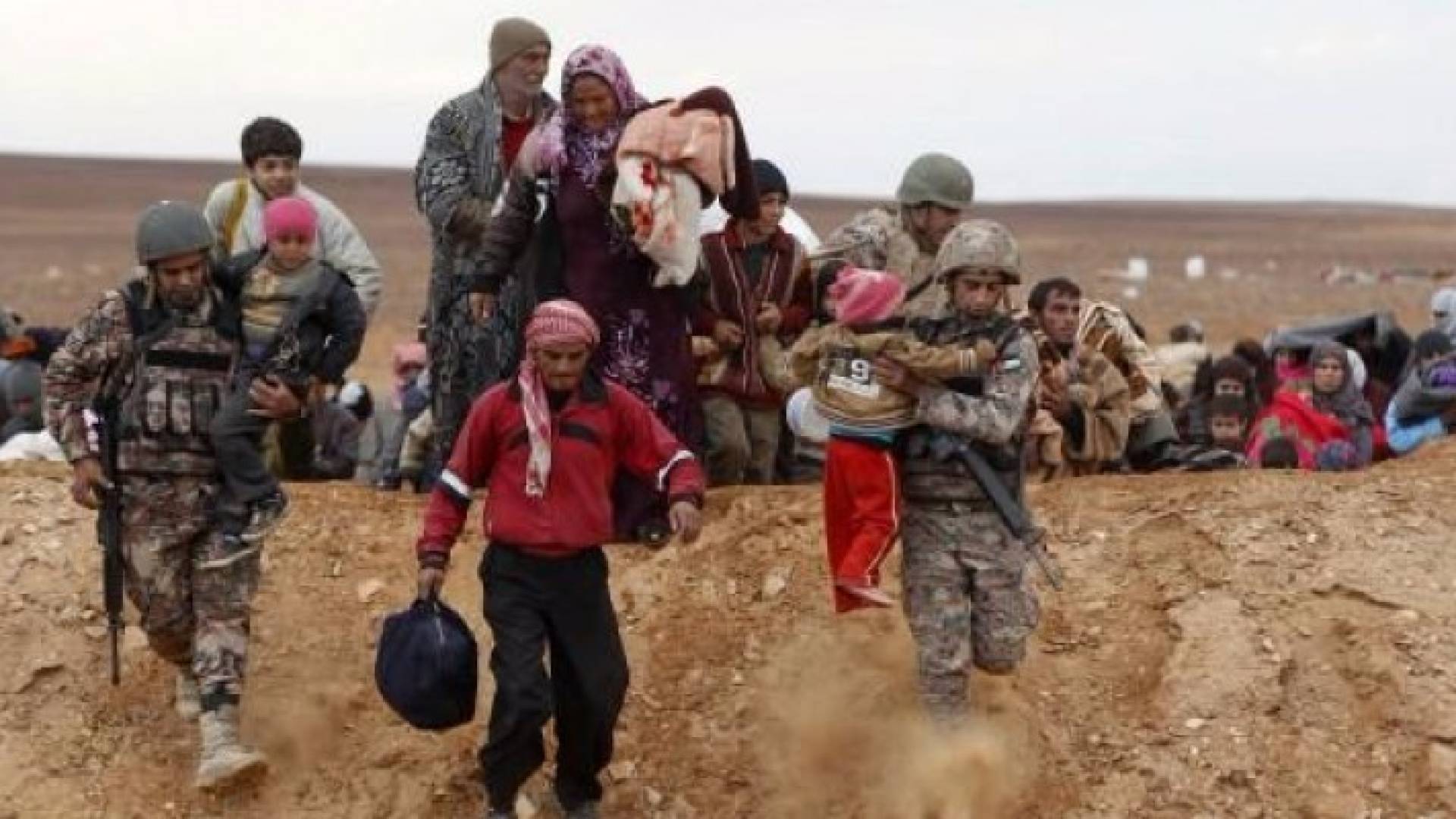 قوات حرس الحدود تستقبل 296 لاجئا سوريا