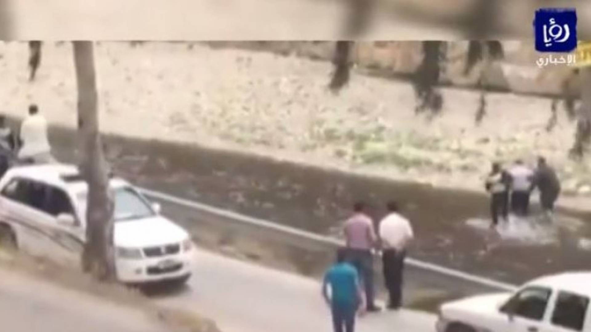 بالفيديو: الدوريات الخارجية تلقي القبض على مطلوب في سيل جرش