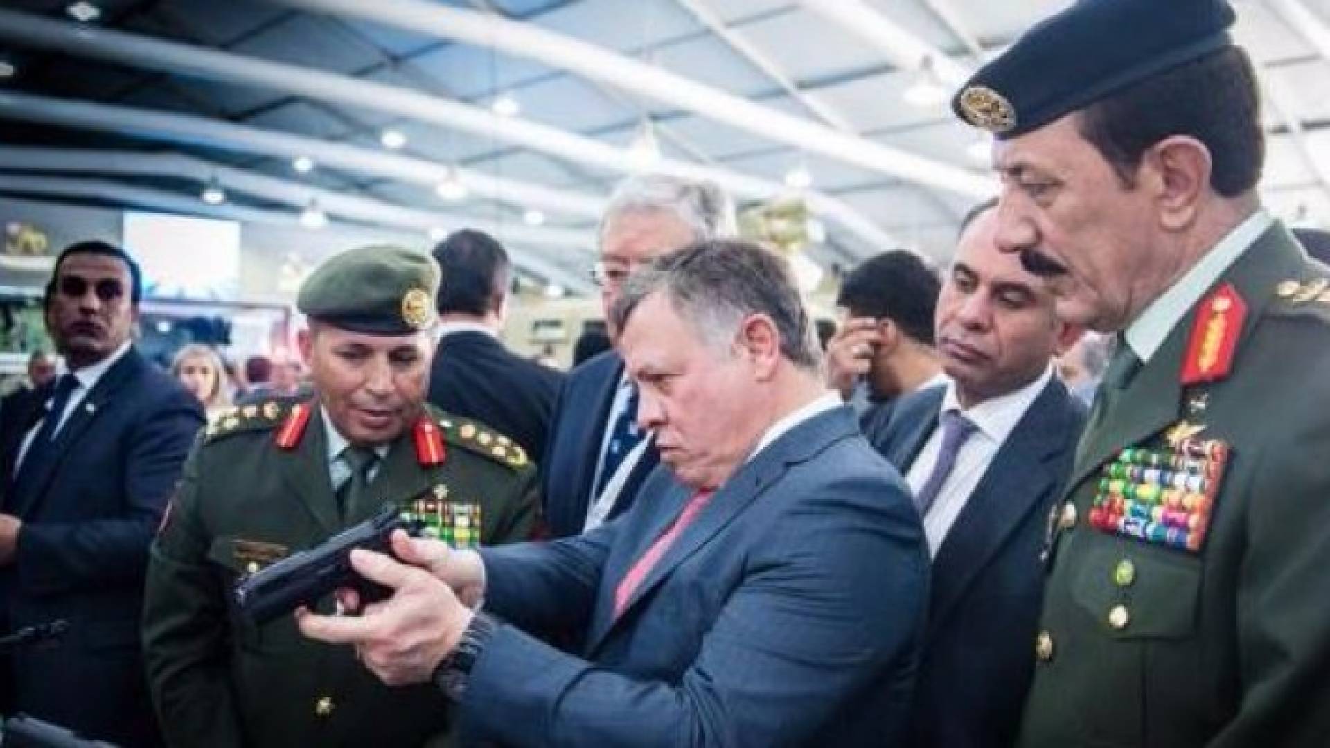 الزبن يستقبل عددا من رؤساء أركان الجيوش الشقيقة والصديقة