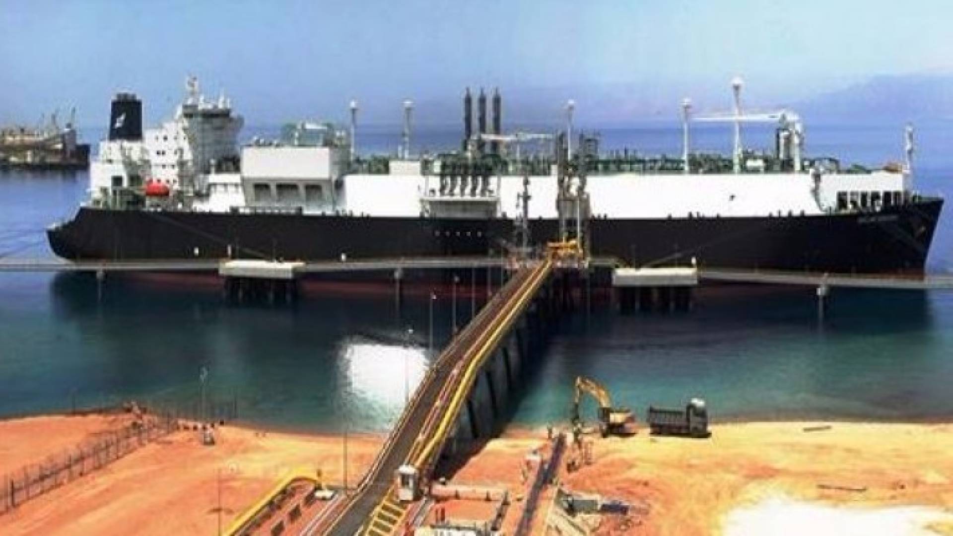 مصدر: وصول اول باخرة "ديزل" مستوردة من القطاع الخاص الى العقبة