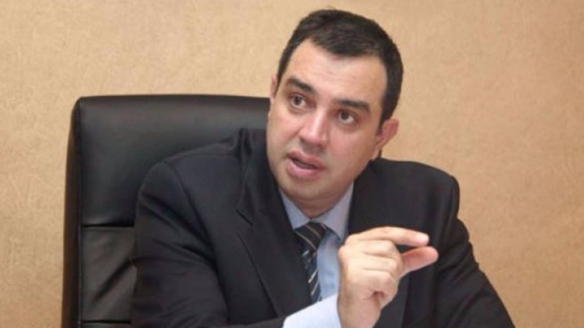 وزير التخطيط عماد فاخوري