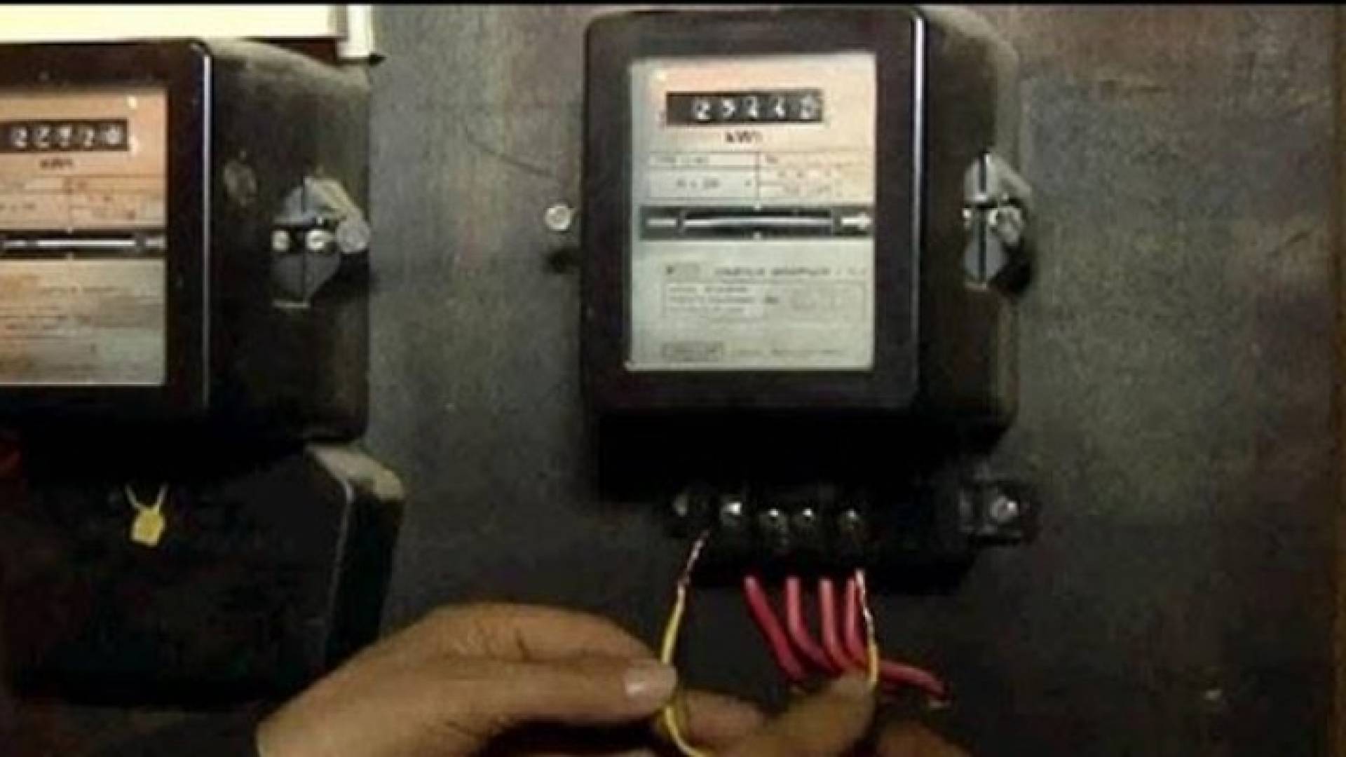 869 اعتداء واستجرار غير مشروع للكهرباء