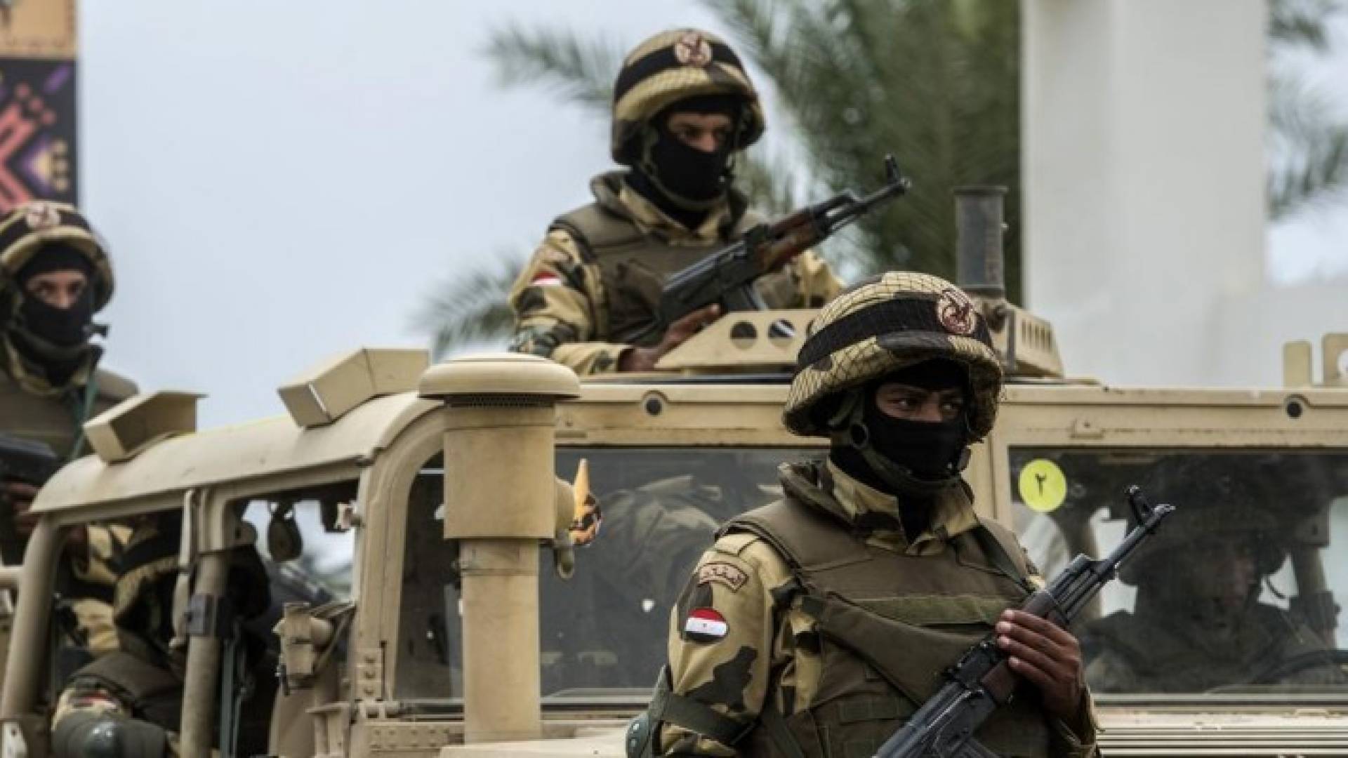 مقتل 12 متشددا في حملة للجيش المصري بسيناء