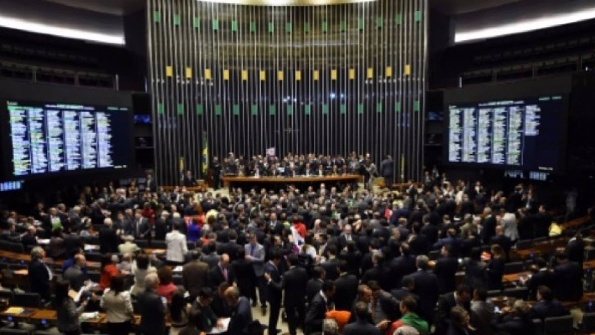 استئناف إجراءات إقالة رئيسة البرازيل بتهمة التلاعب بالحسابات العامة