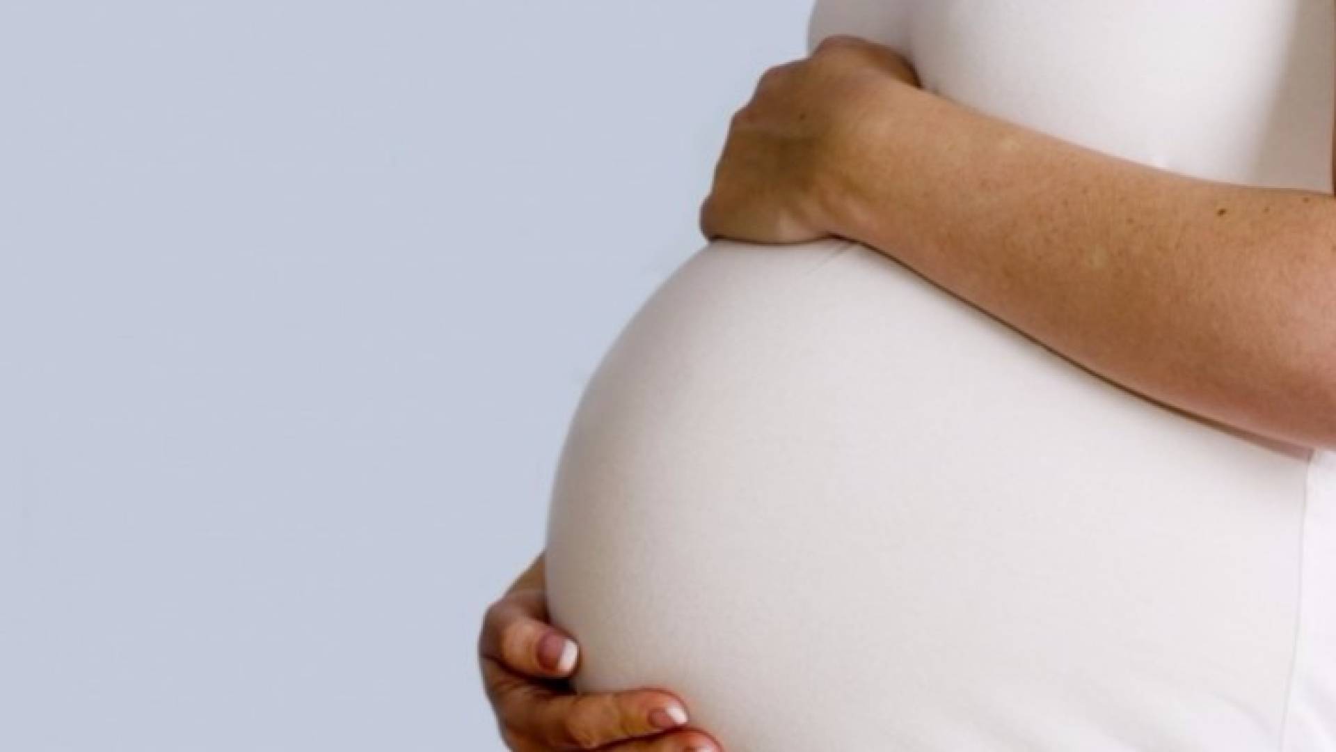 الوزن الزائد أثناء الحمل يزيد سمنة الأطفال بالمستقبل