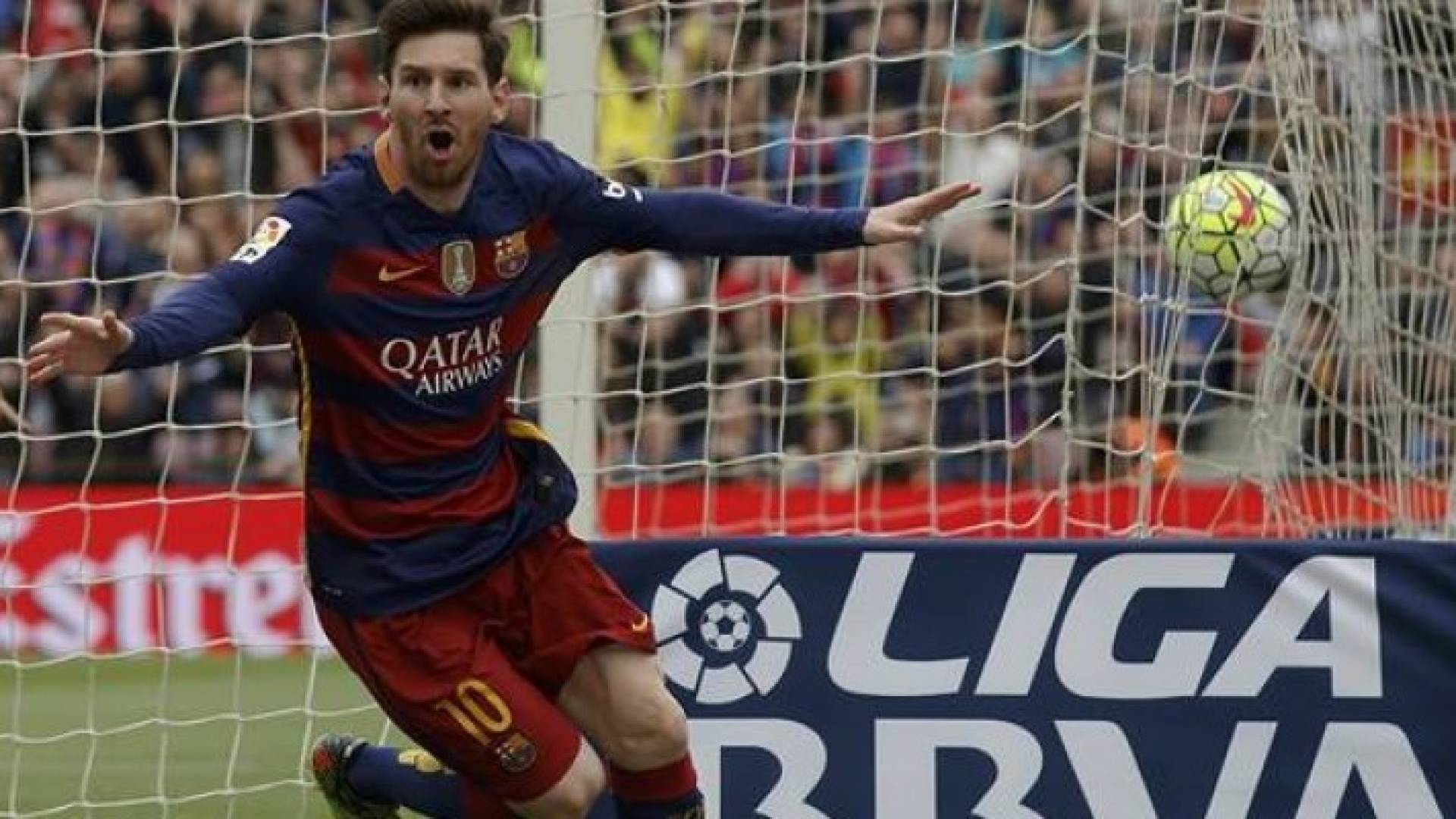 ميسي يعادل رقم كومان رفقة برشلونة