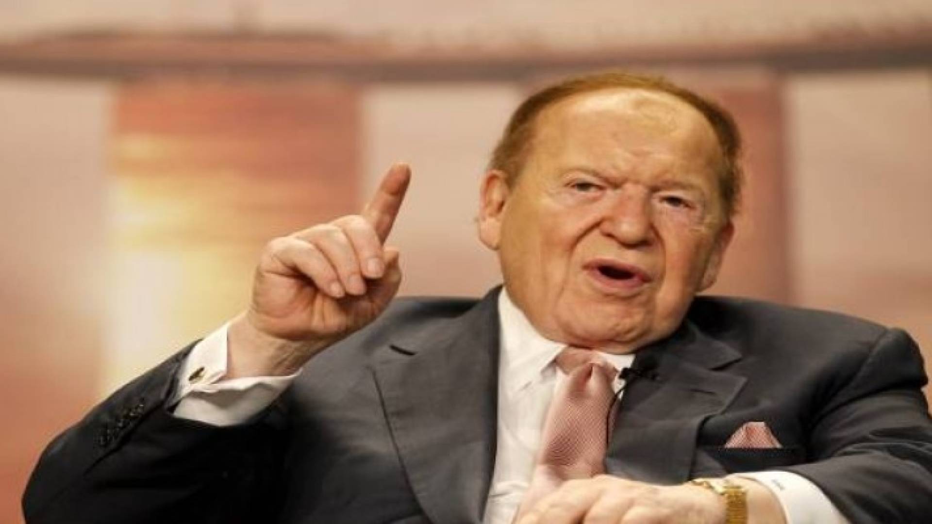 الملياردير اليهودي شيلدون أديلسون يدعم دونالد ترامب