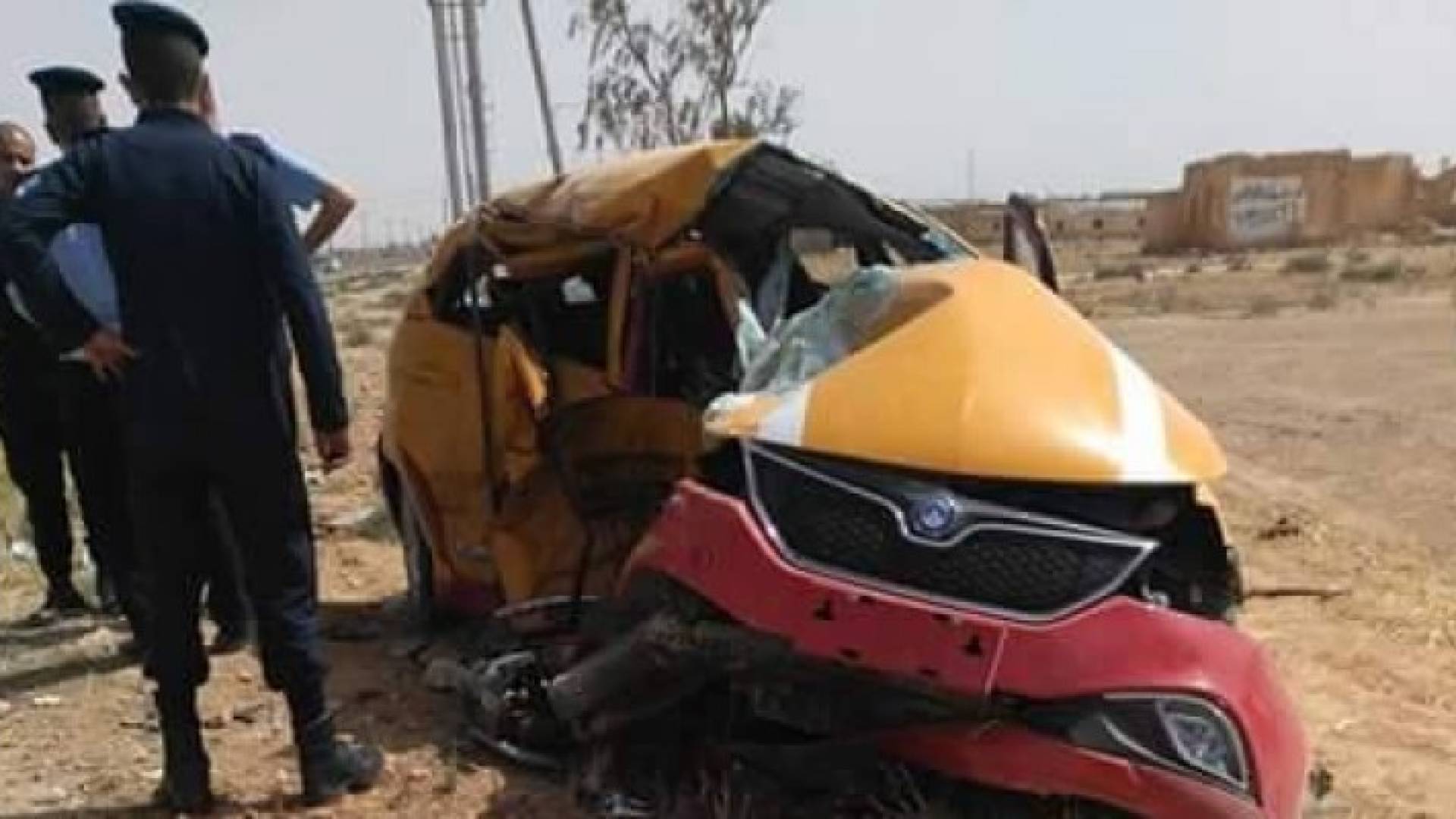 إحدى المركبات التي تضررت جراء الحادث