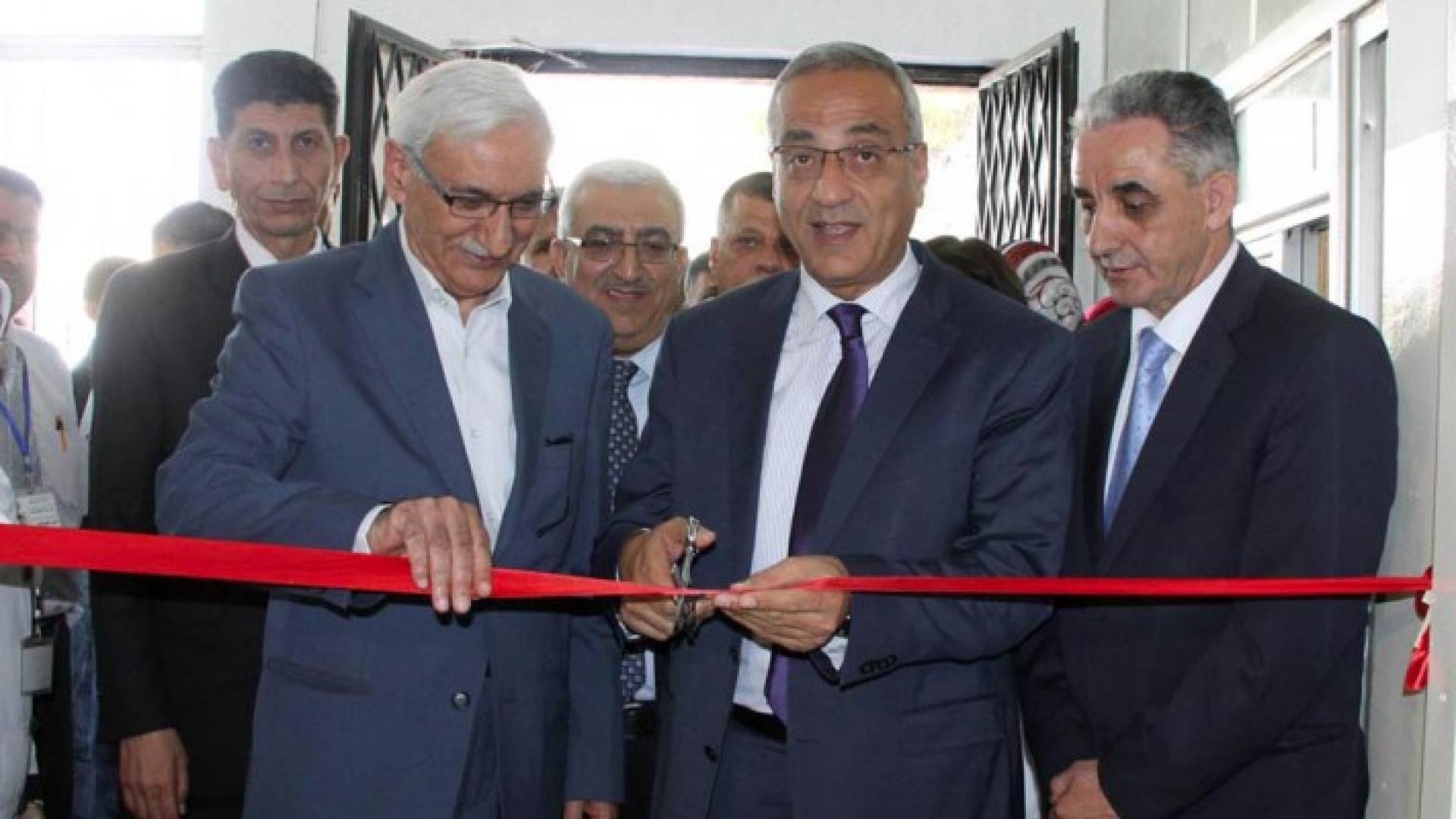 وزير الصحة يدعو لتوفير المزيد من غرف العمليات بمستشفى البشير