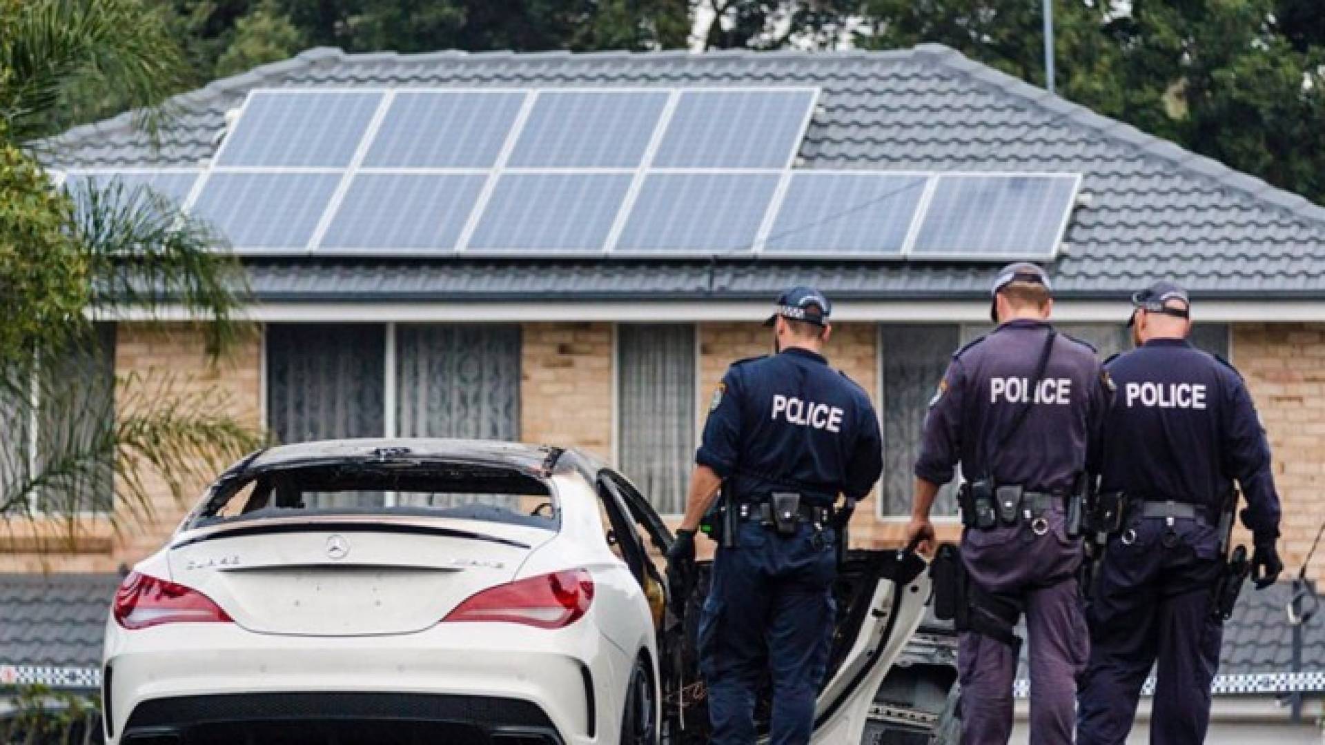 مداهمات بعد إحباط محاولة انضمام لداعش عبر البحر