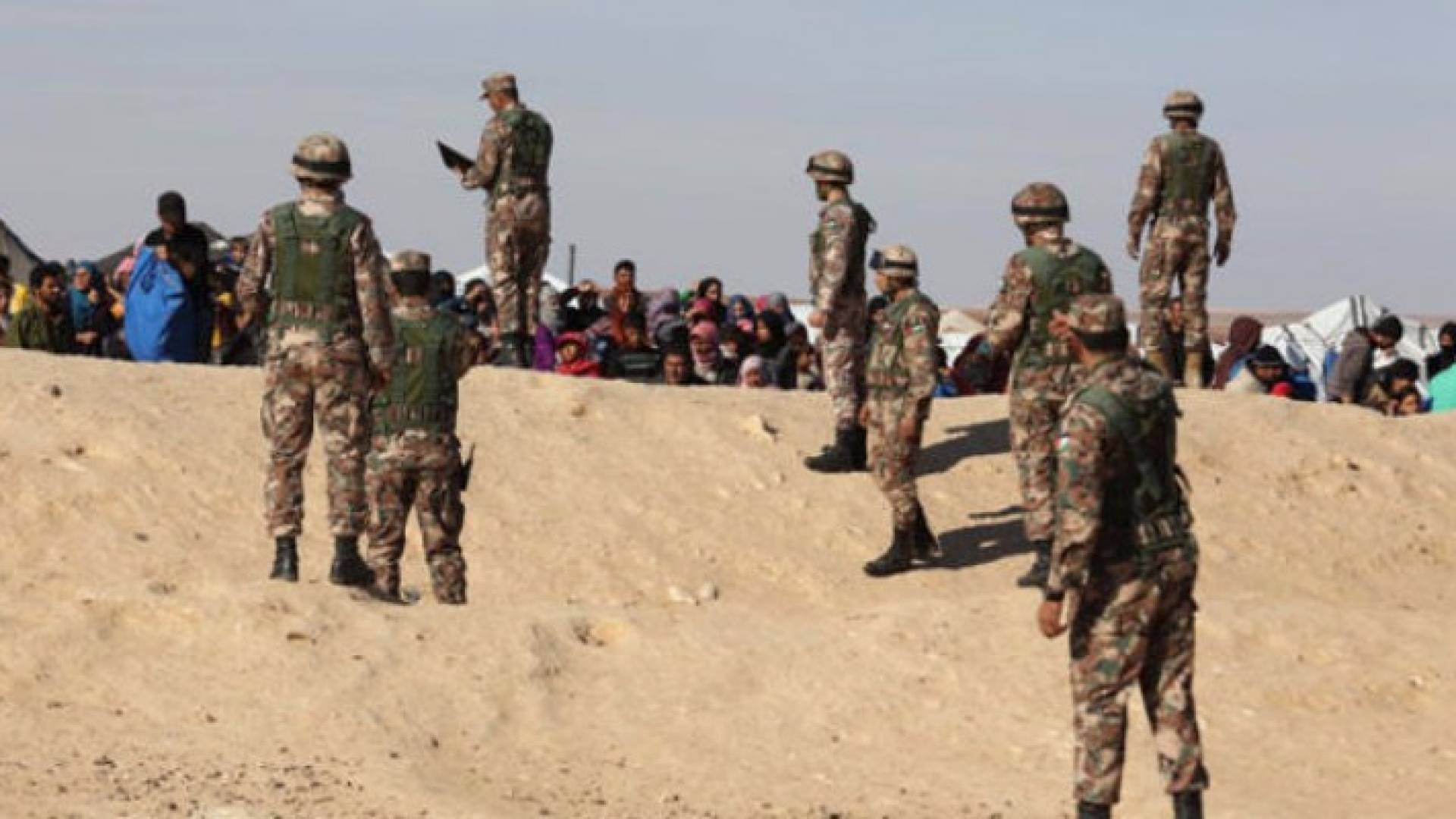 "حرس الحدود" تستقبل 296 لاجئا سوريا