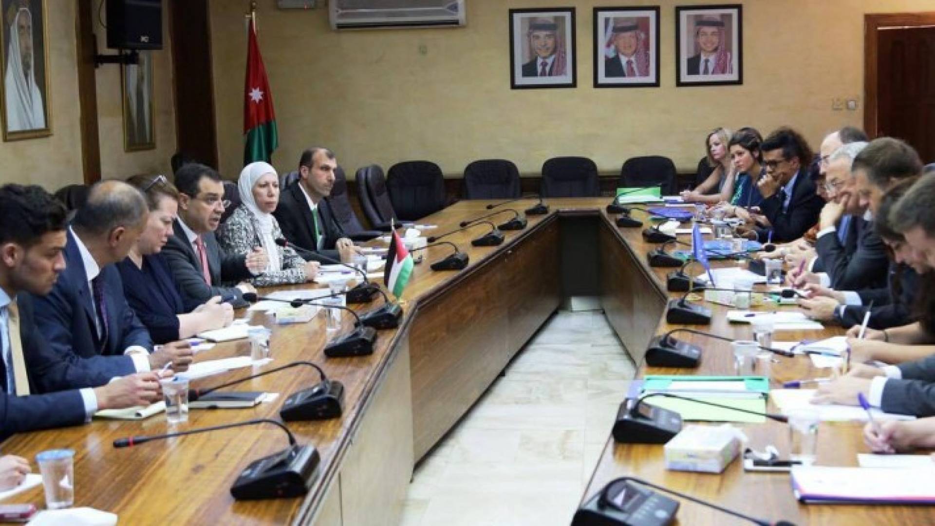 وزير التخطيط يطالب بزيادة منح " الموازنة والتمويل " للأردن