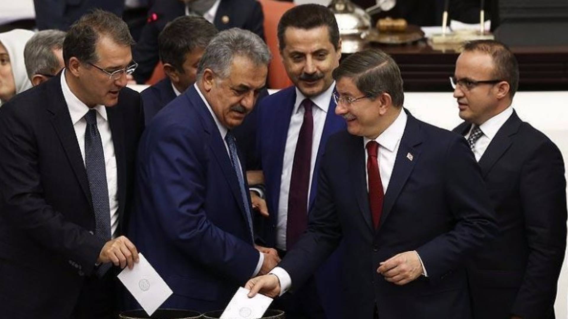 البرلمان التركي يوافق بـ 348 صوتا على مقترح تعديل دستوري لرفع الحصانة عن النواب