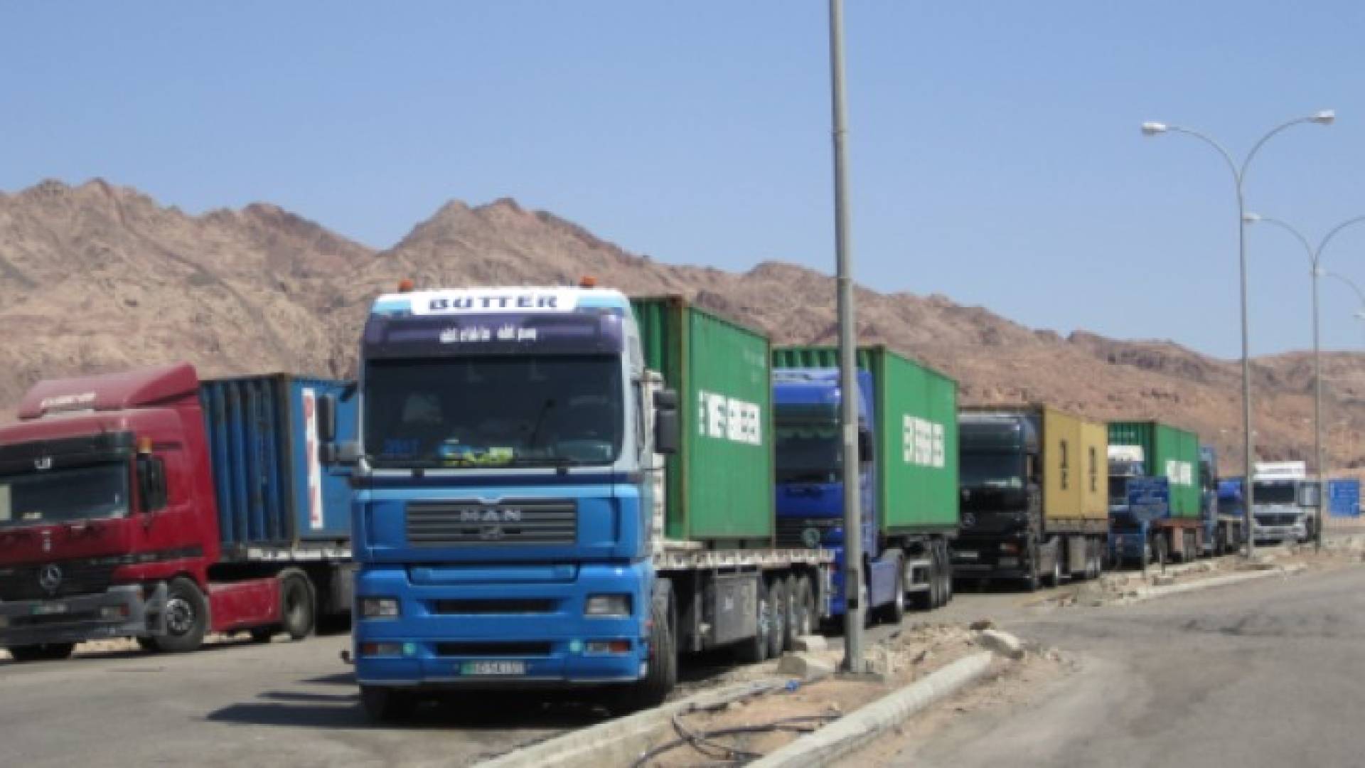 تحرير الرطبة العراقية يعيد الامل لسائقي الشاحنات الاردنية